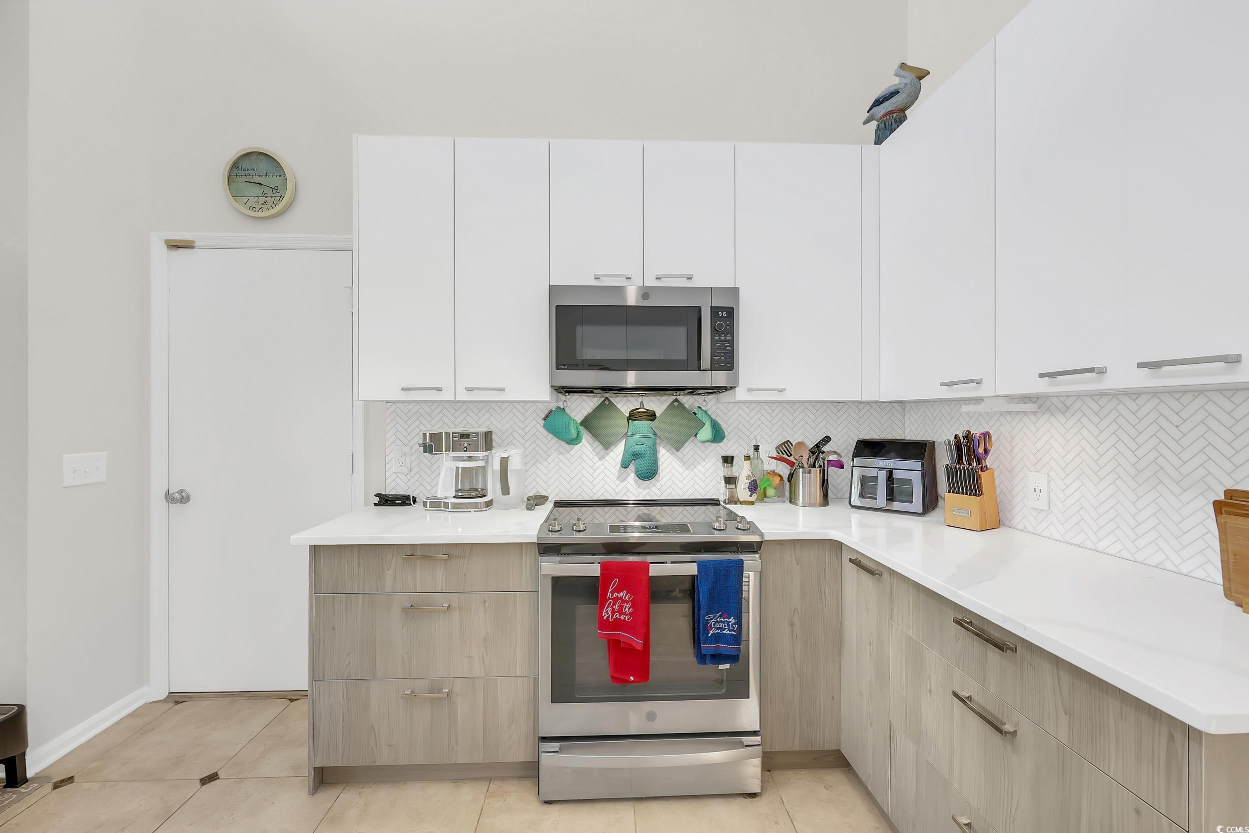 609 Bay St. Property Photo 25