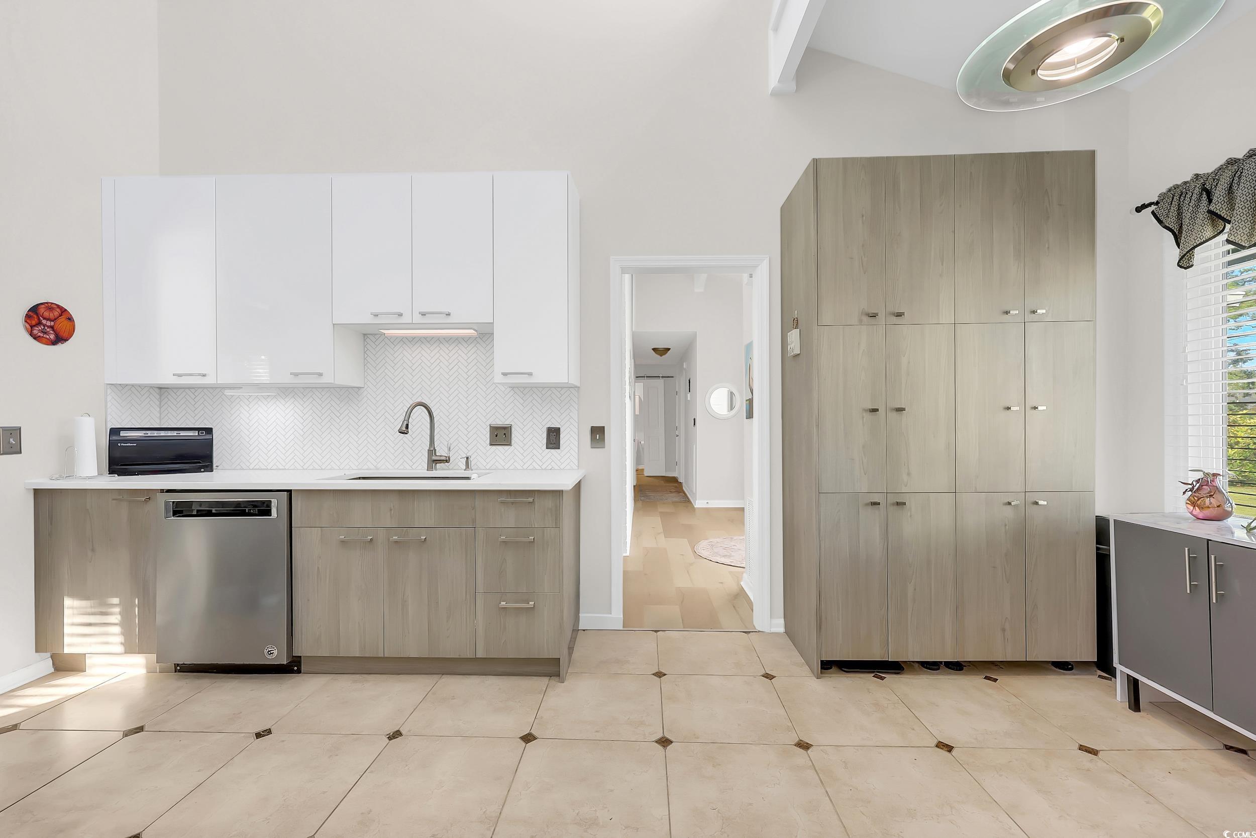 609 Bay St. Property Photo 27