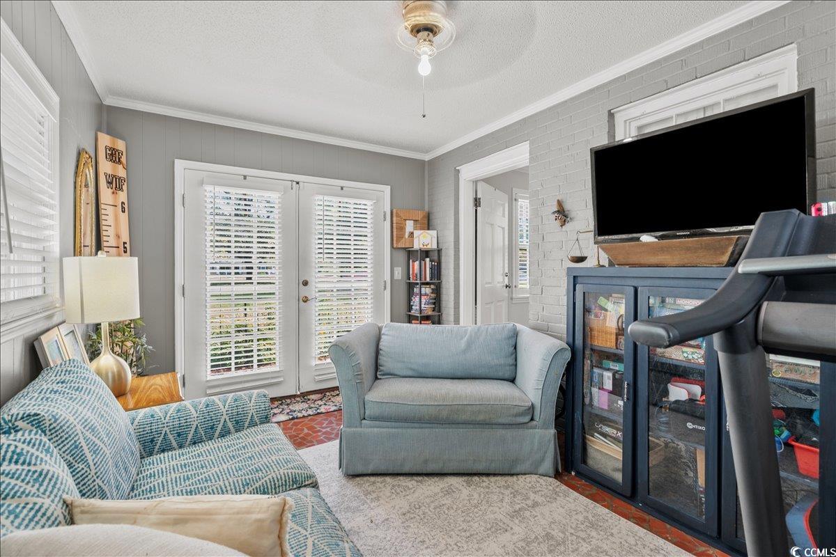 917 N Main St. Property Photo 28