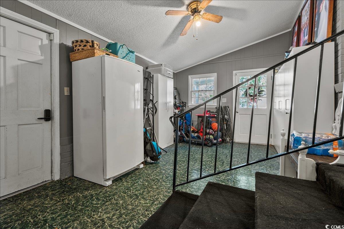 917 N Main St. Property Photo 32