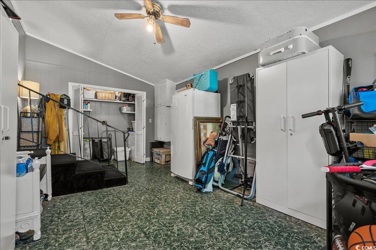 917 N Main St. Property Photo 33