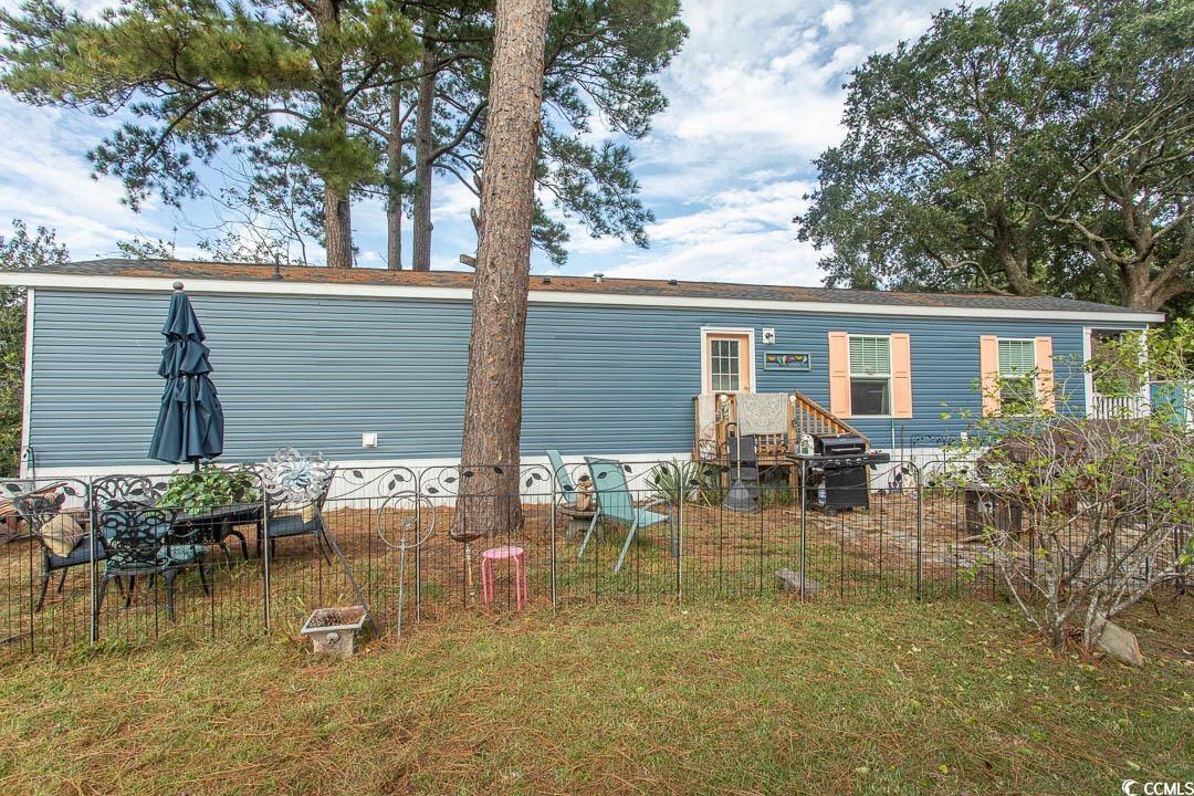 2737 Capricorn Dr. Property Photo 3