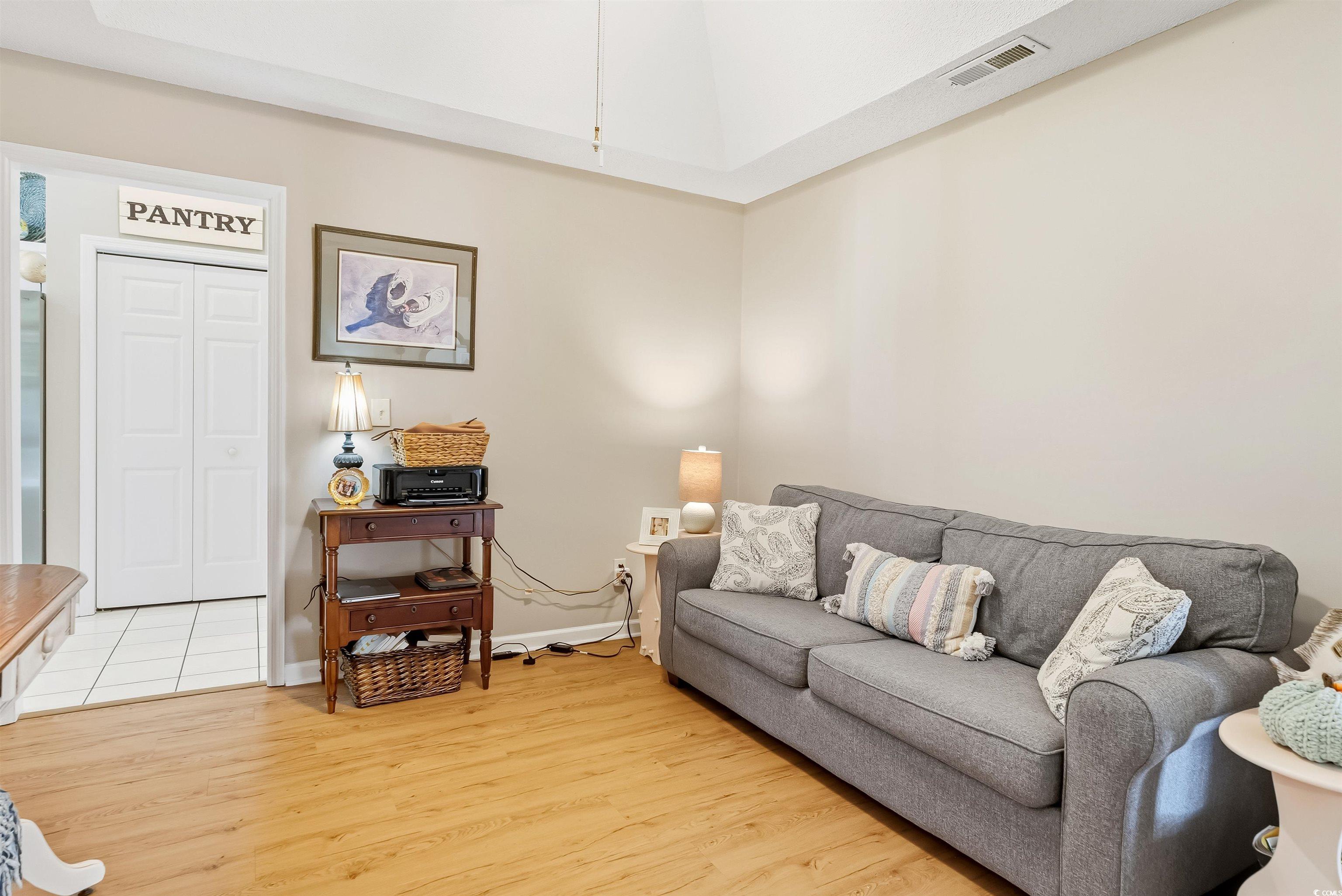 1442 Fox Hollow Way Property Photo 6