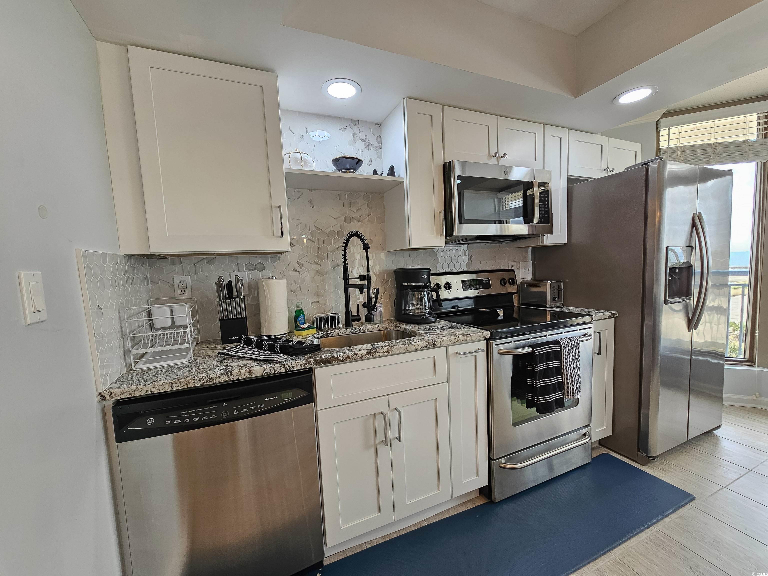 8560 Queensway Blvd. Property Photo 14