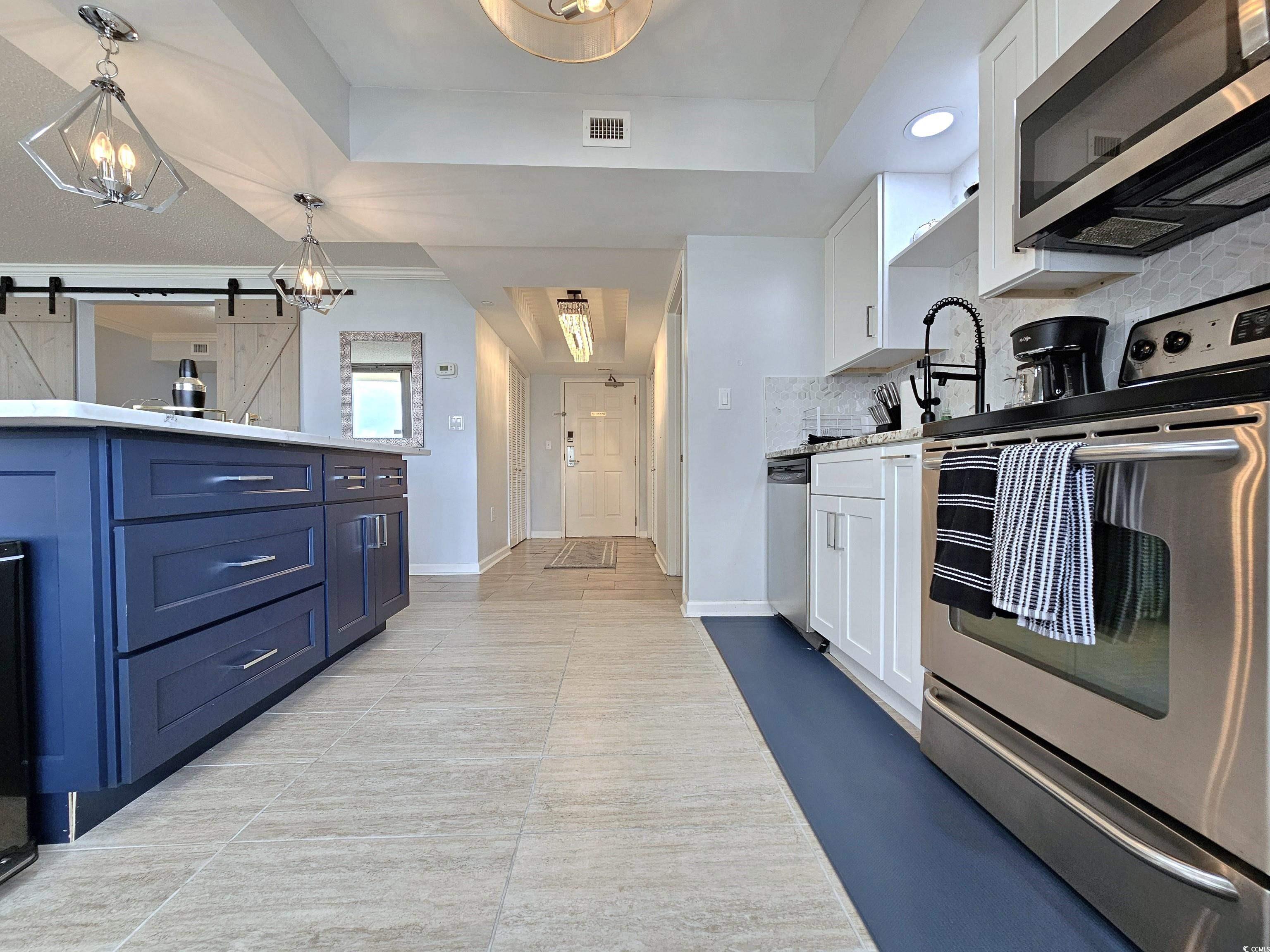 8560 Queensway Blvd. Property Photo 17