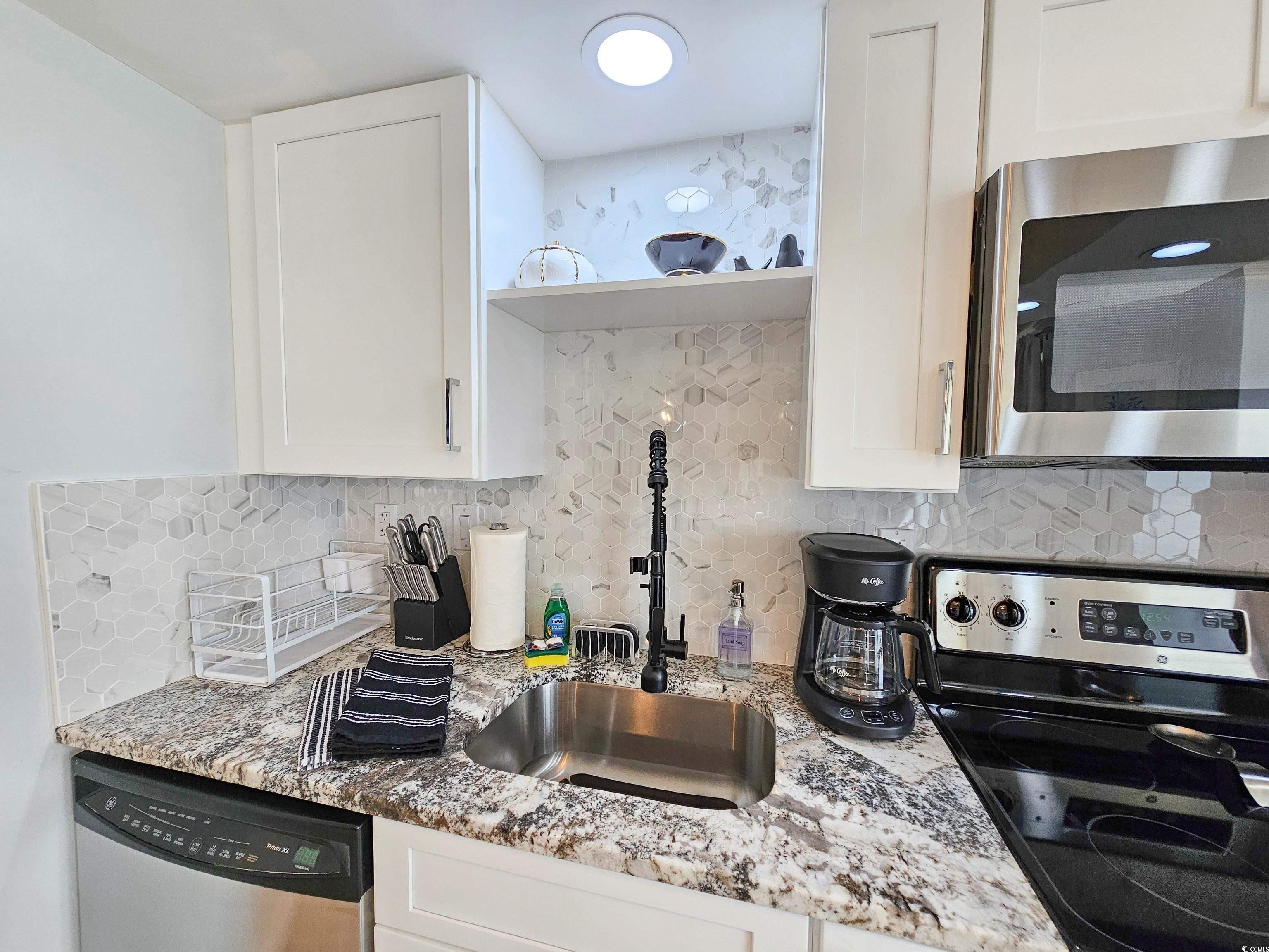8560 Queensway Blvd. Property Photo 18