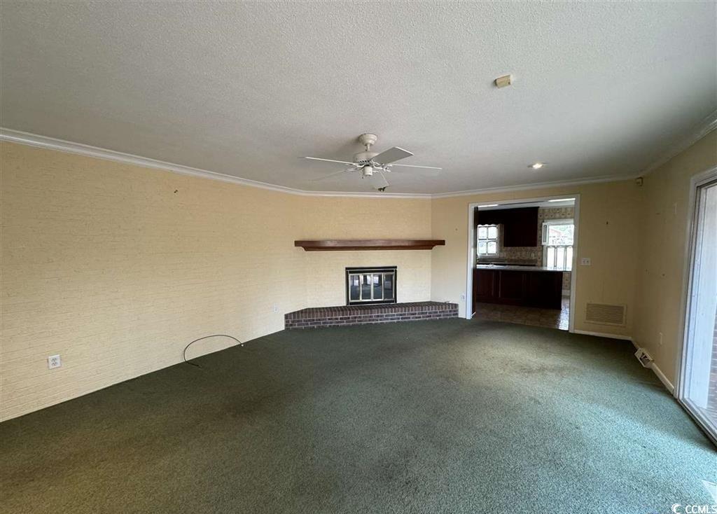 1600 Maple Dr. Property Photo 2