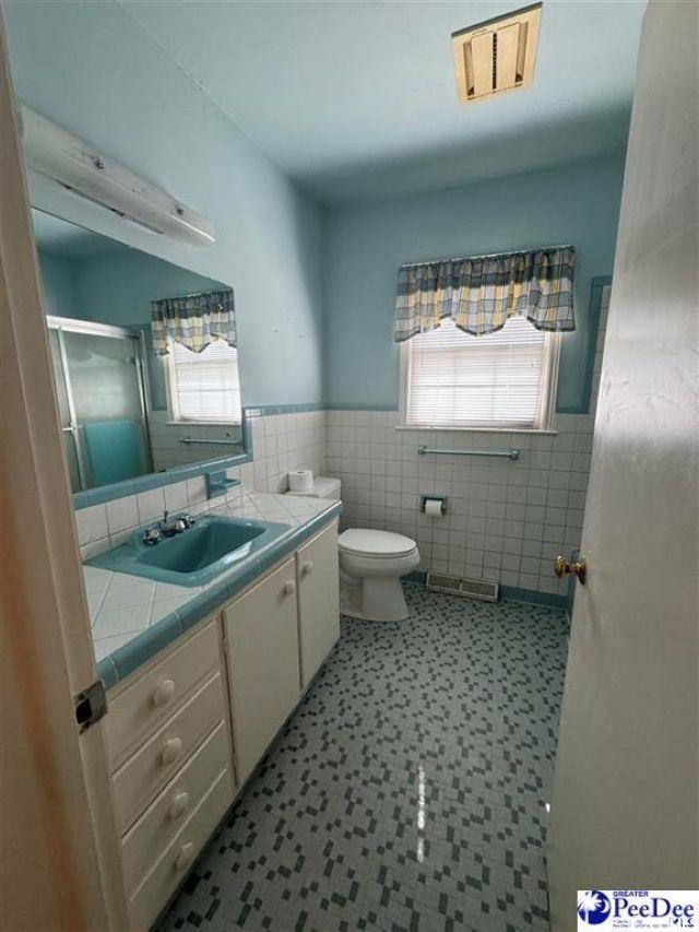 1600 Maple Dr. Property Photo 10