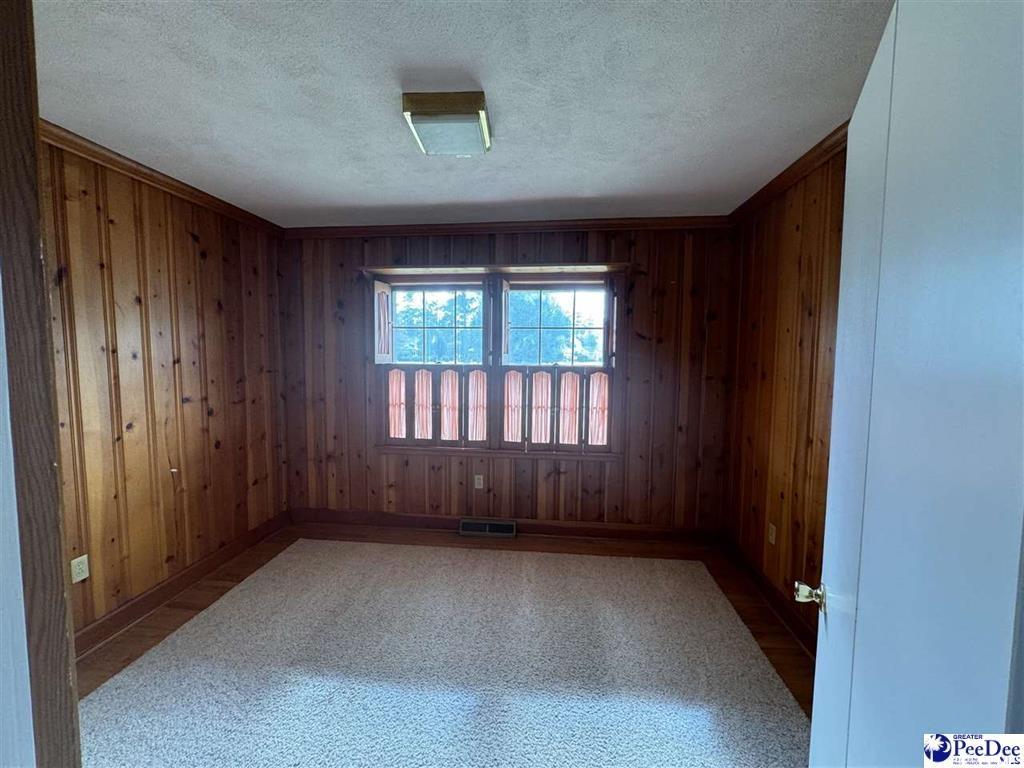 1600 Maple Dr. Property Photo 11