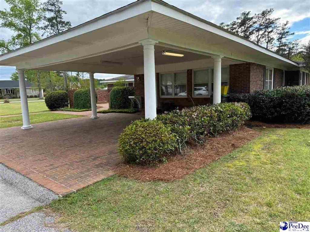 1600 Maple Dr. Property Photo 17