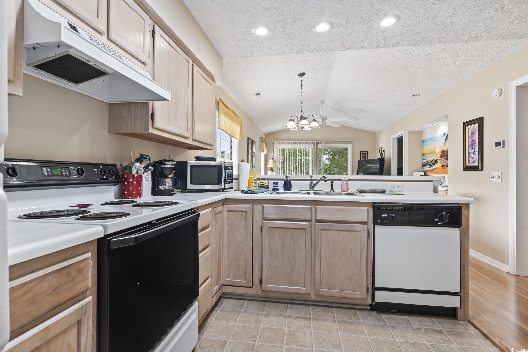 553 White River Dr. Property Photo 11