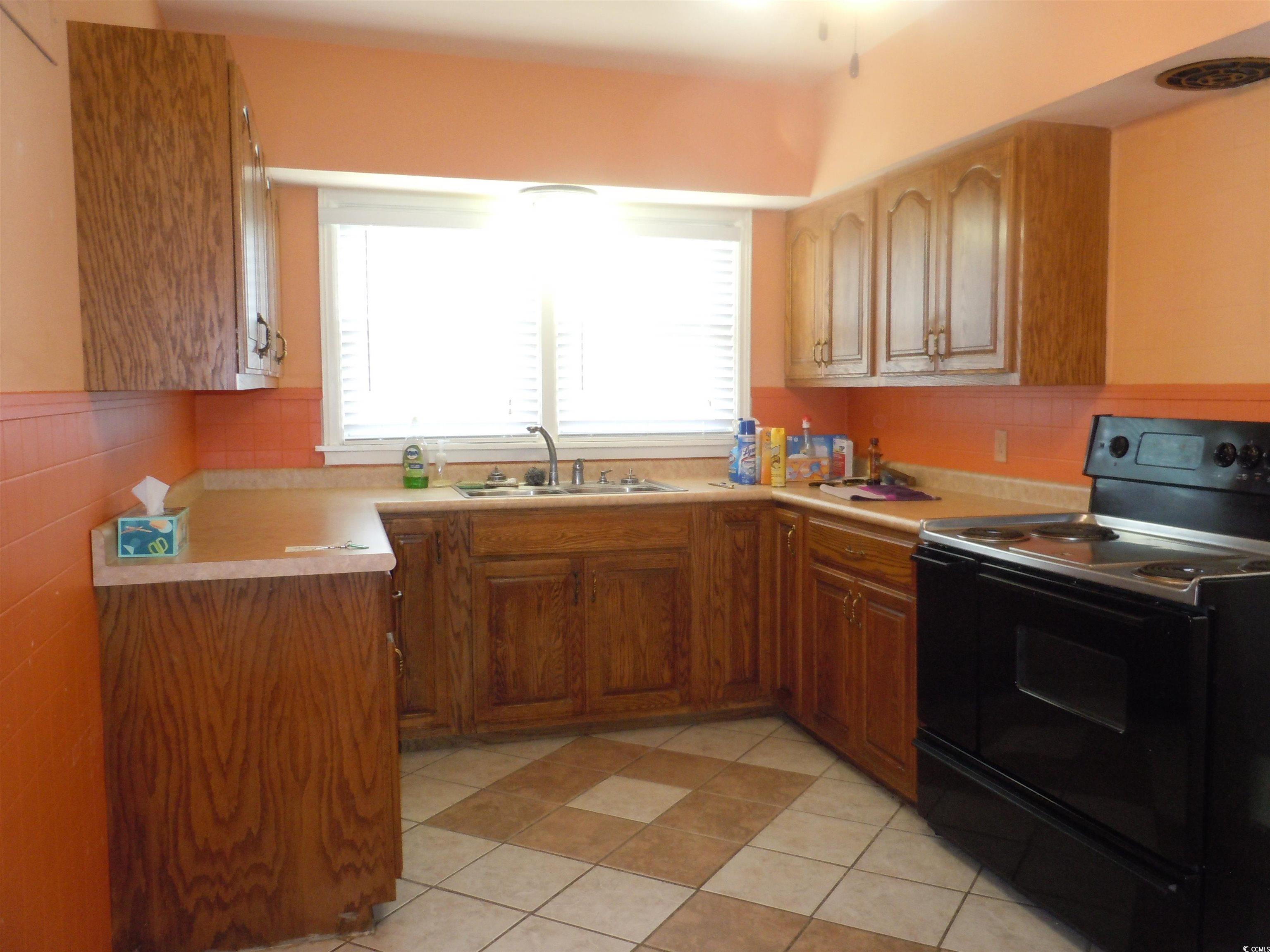 110 E Bell St. Property Photo 4