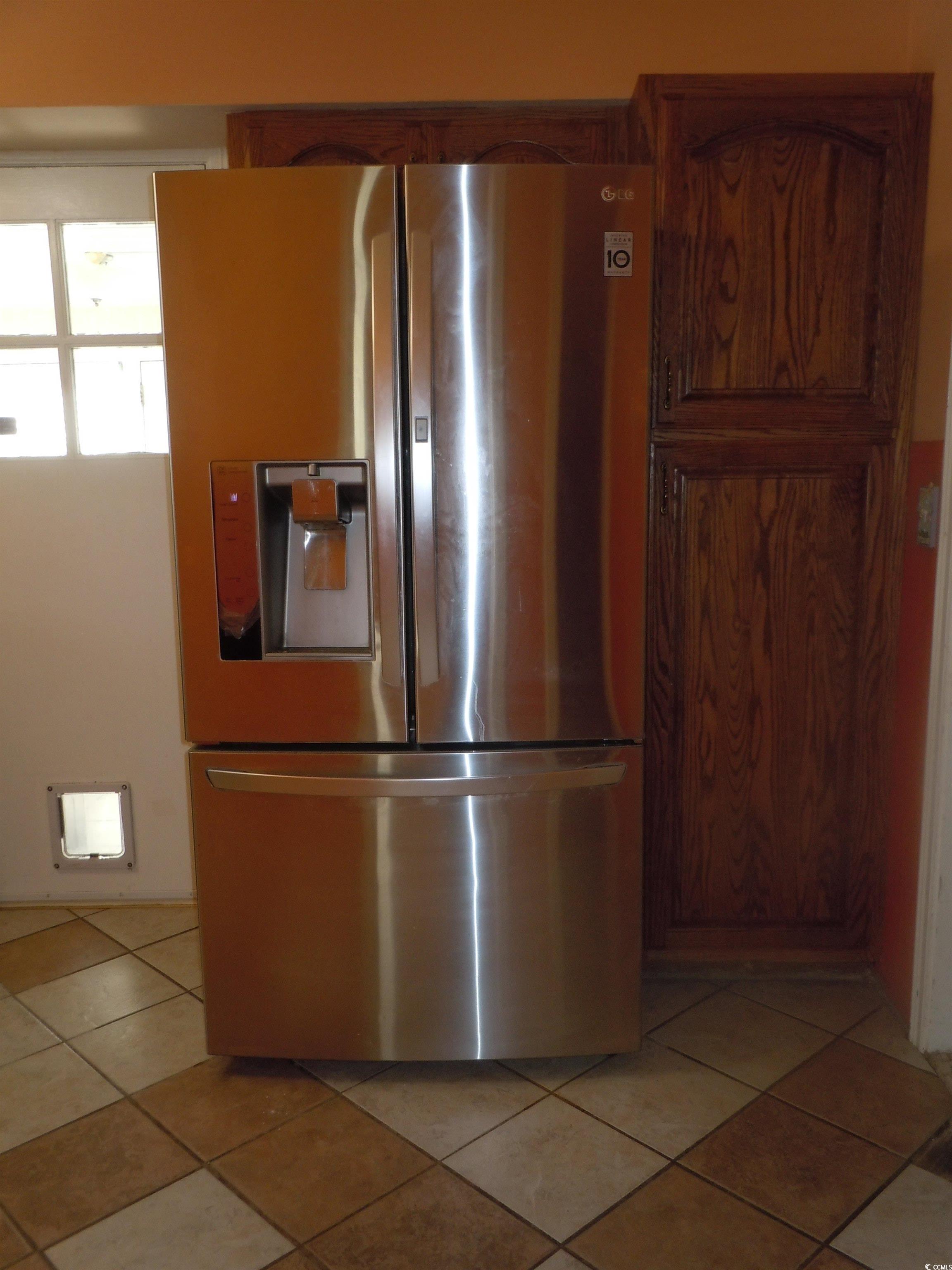 110 E Bell St. Property Photo 5