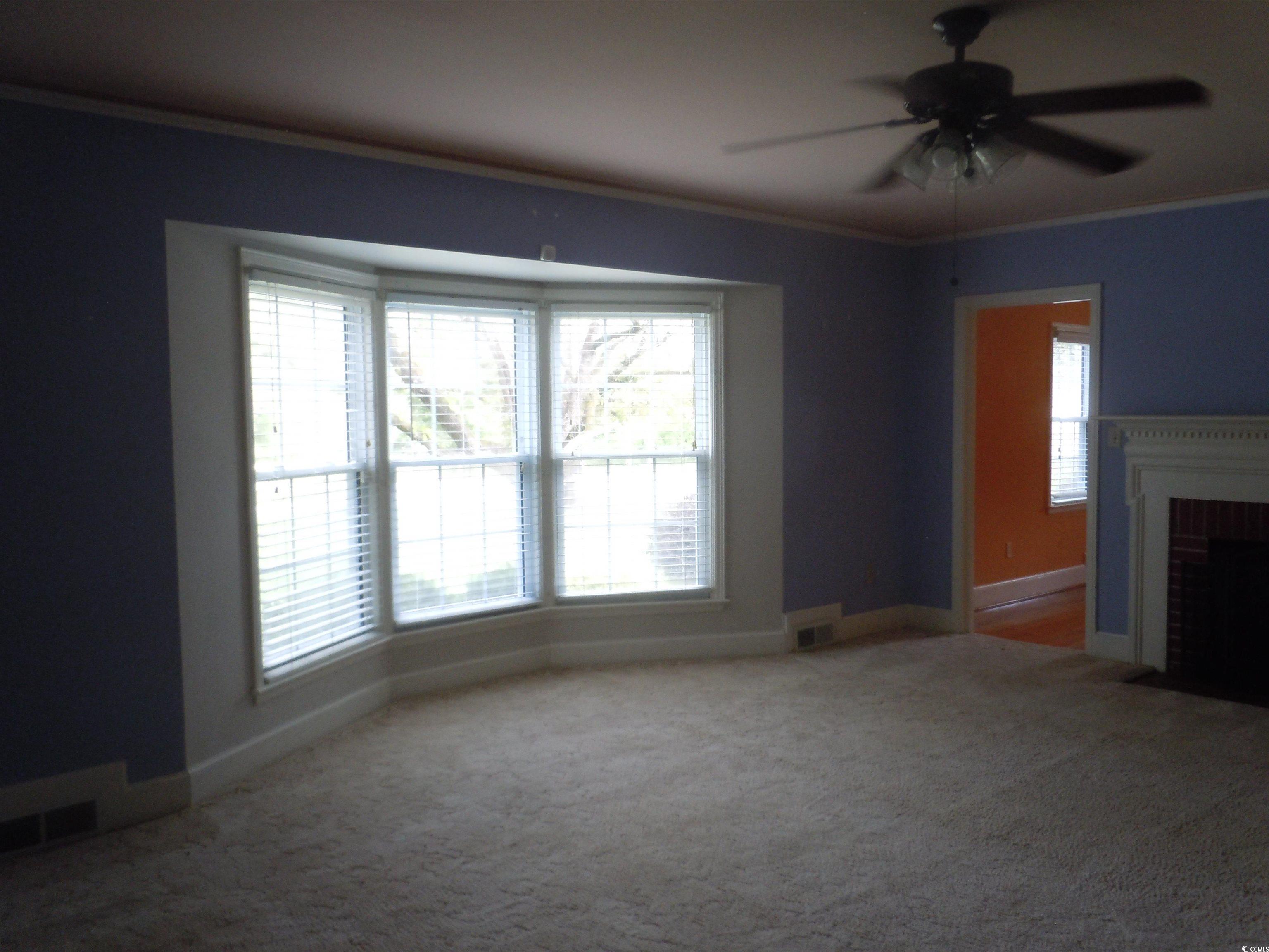 110 E Bell St. Property Photo 8