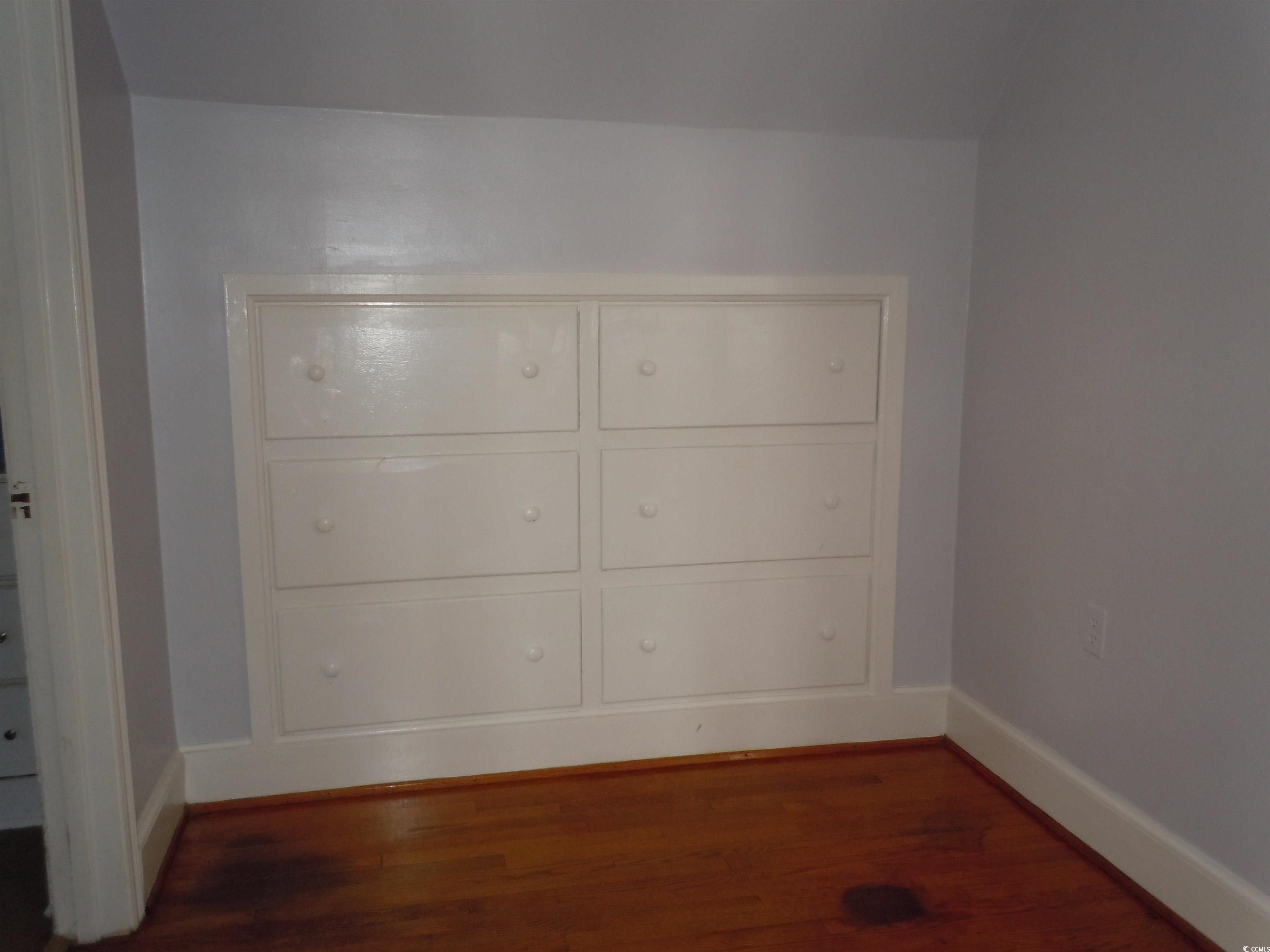 110 E Bell St. Property Photo 19