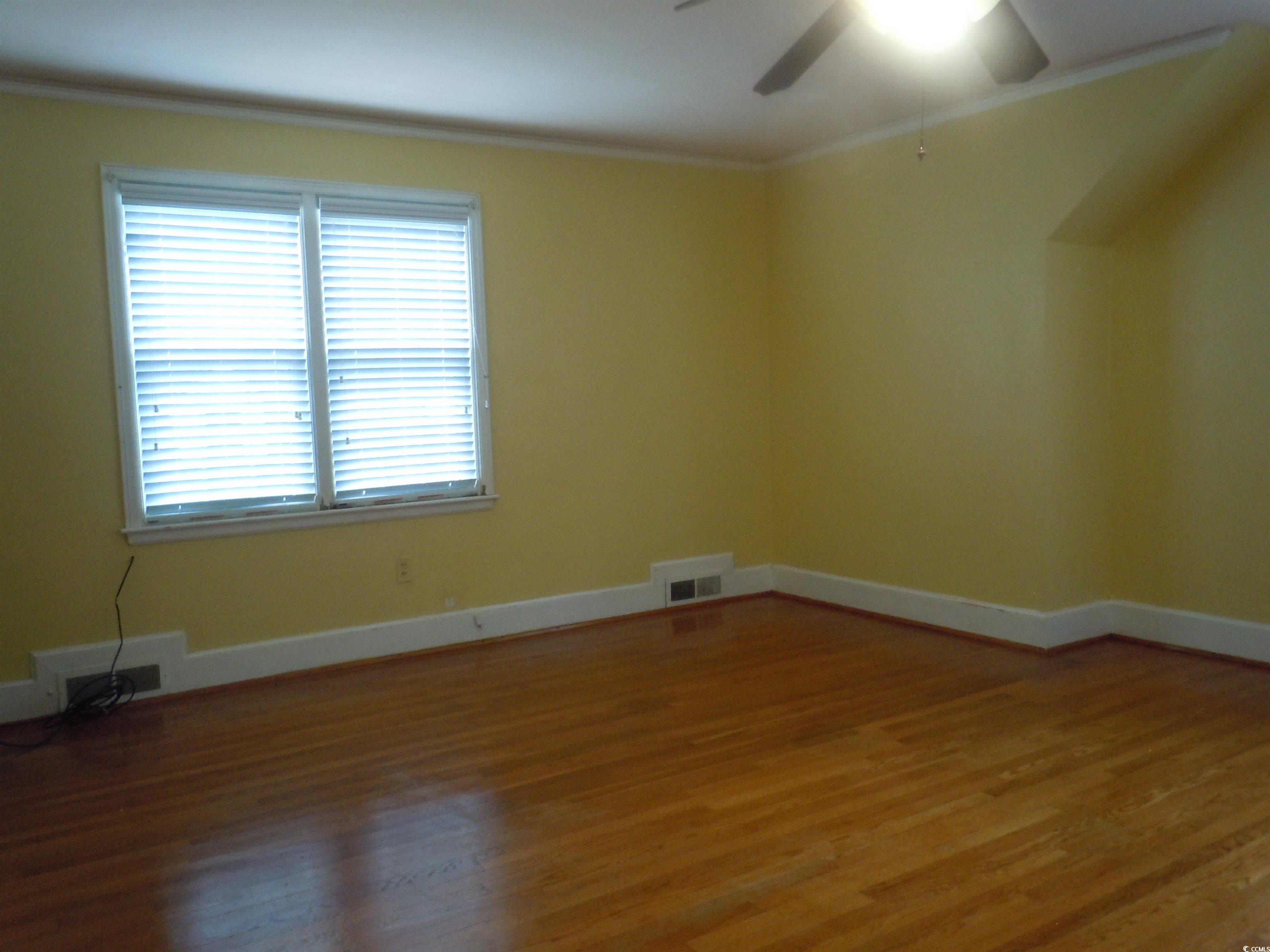 110 E Bell St. Property Photo 20