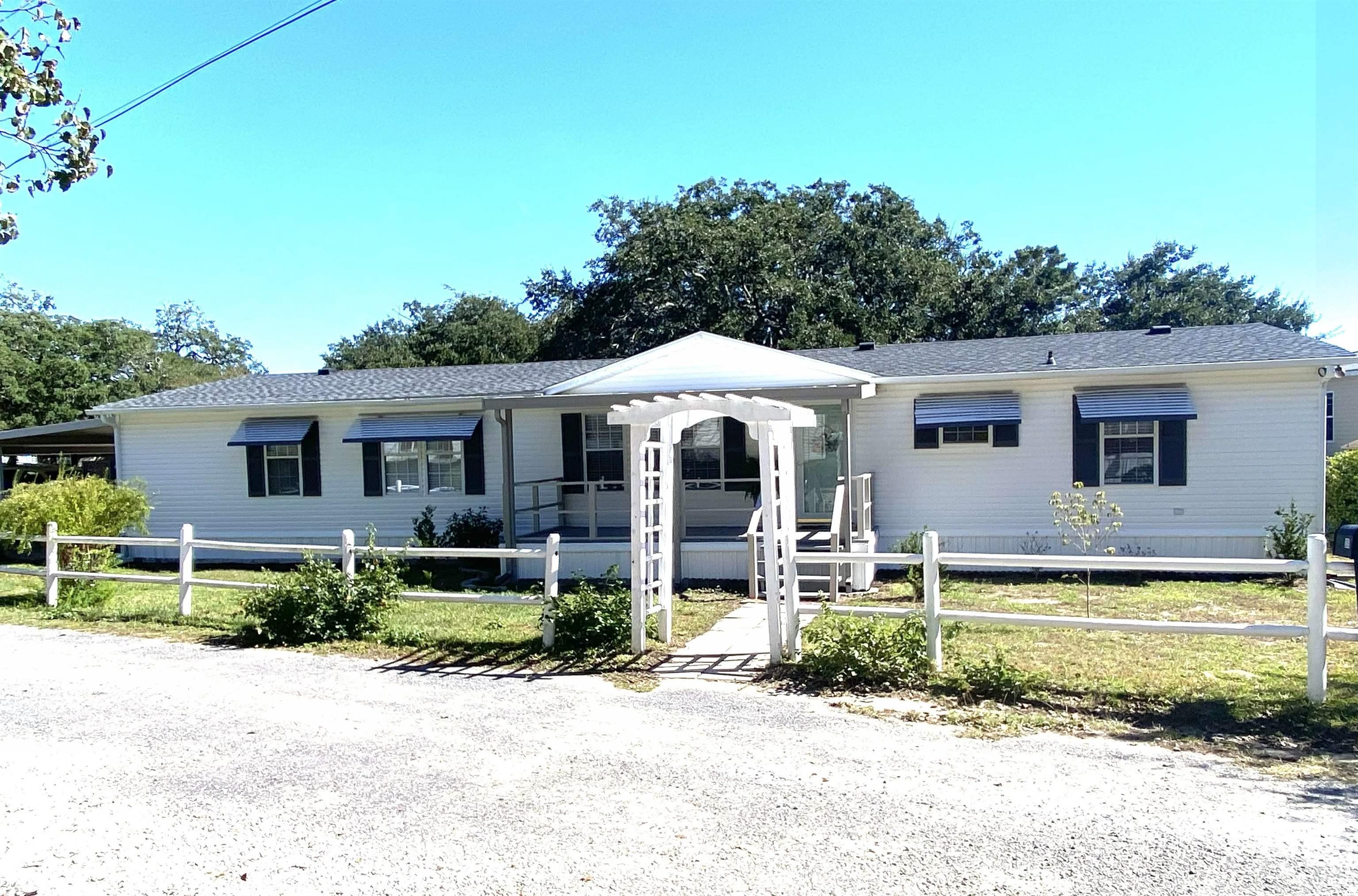 359 Lagoon Circle Property Photo 1