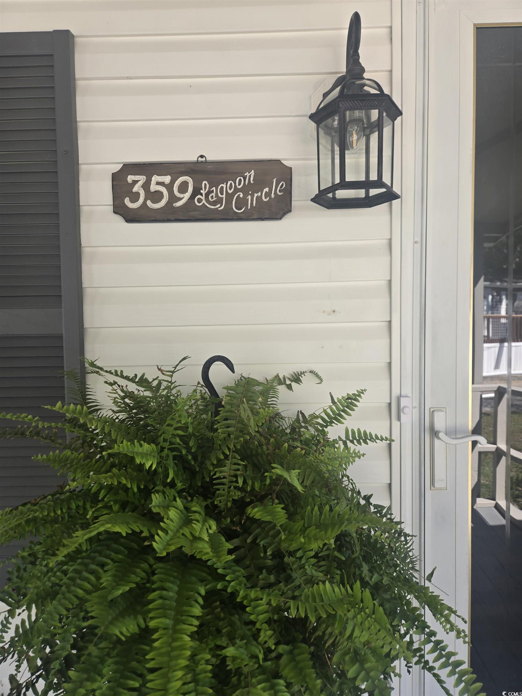 359 Lagoon Circle Property Photo 3