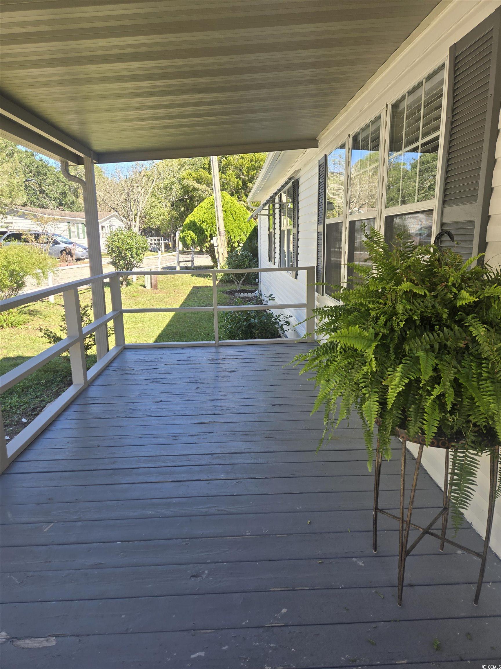 359 Lagoon Circle Property Photo 4