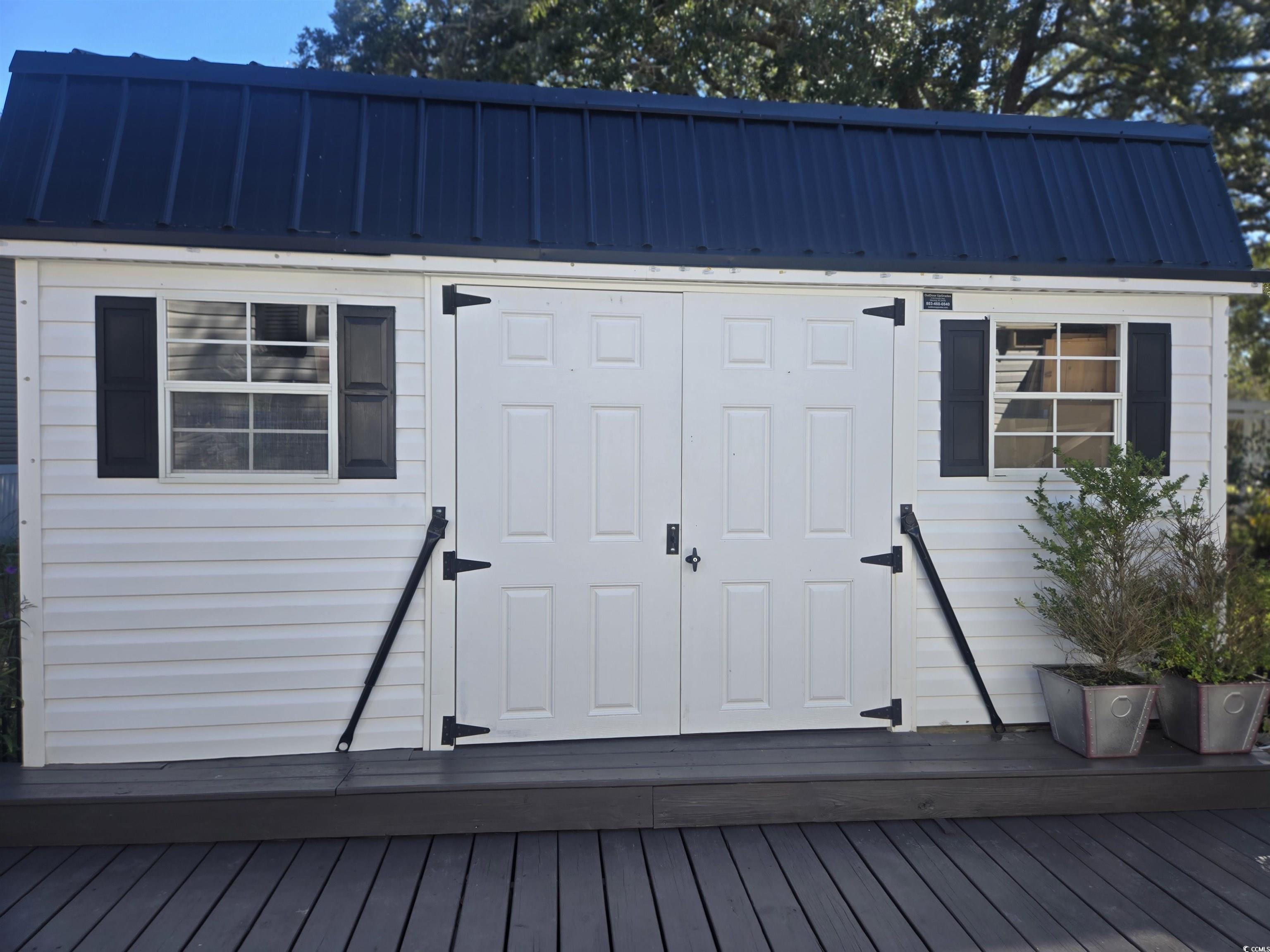 359 Lagoon Circle Property Photo 8