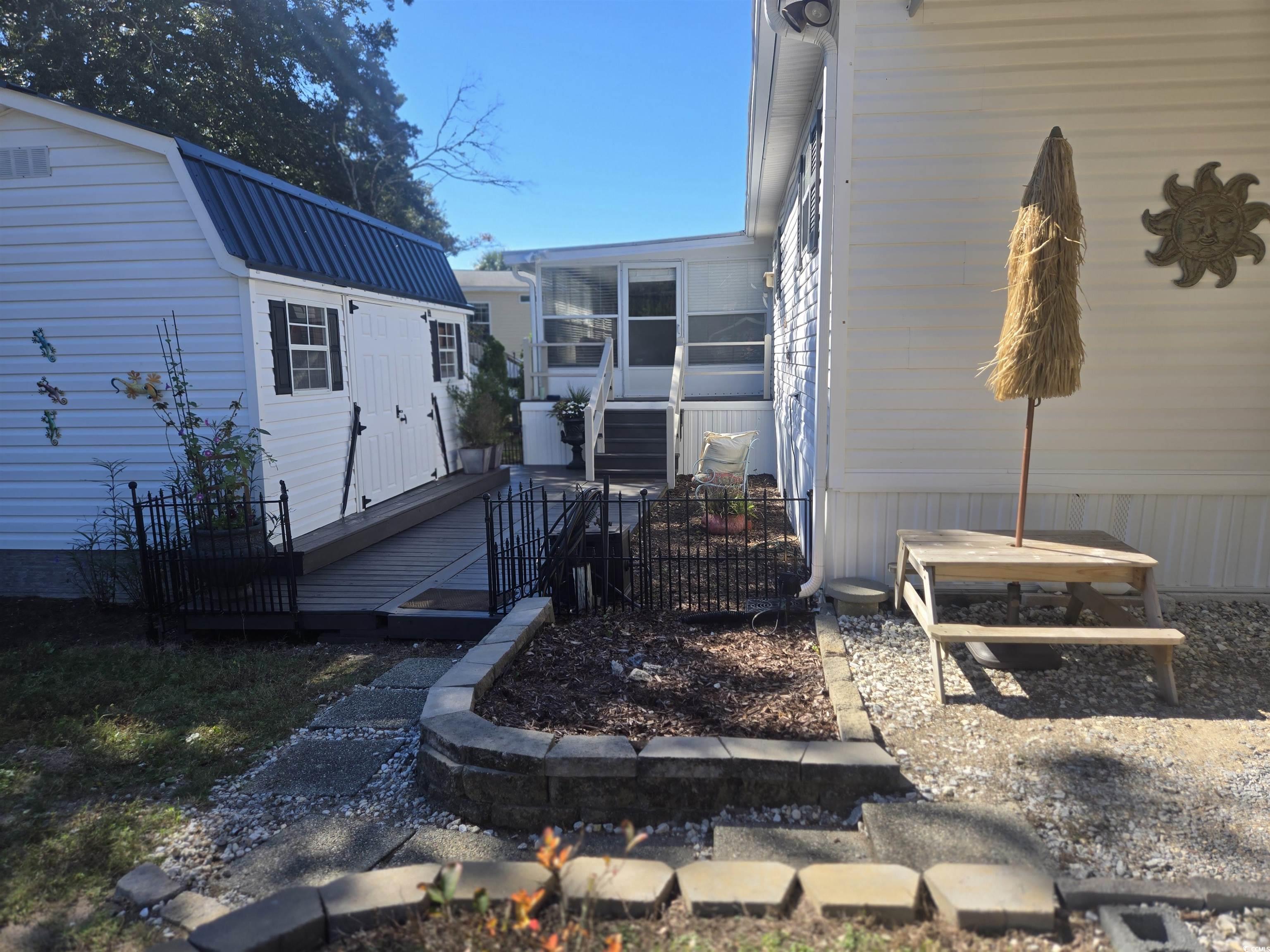 359 Lagoon Circle Property Photo 9