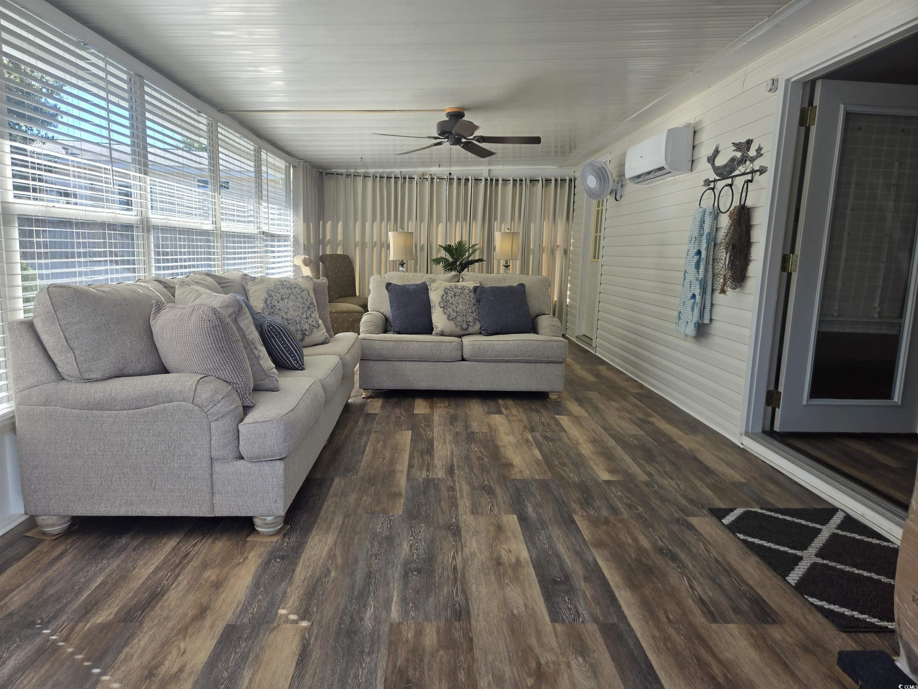 359 Lagoon Circle Property Photo 13