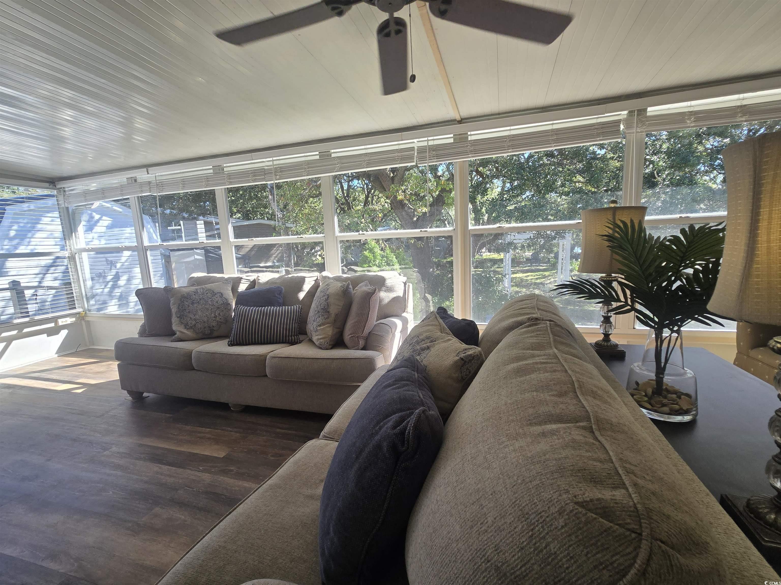 359 Lagoon Circle Property Photo 14