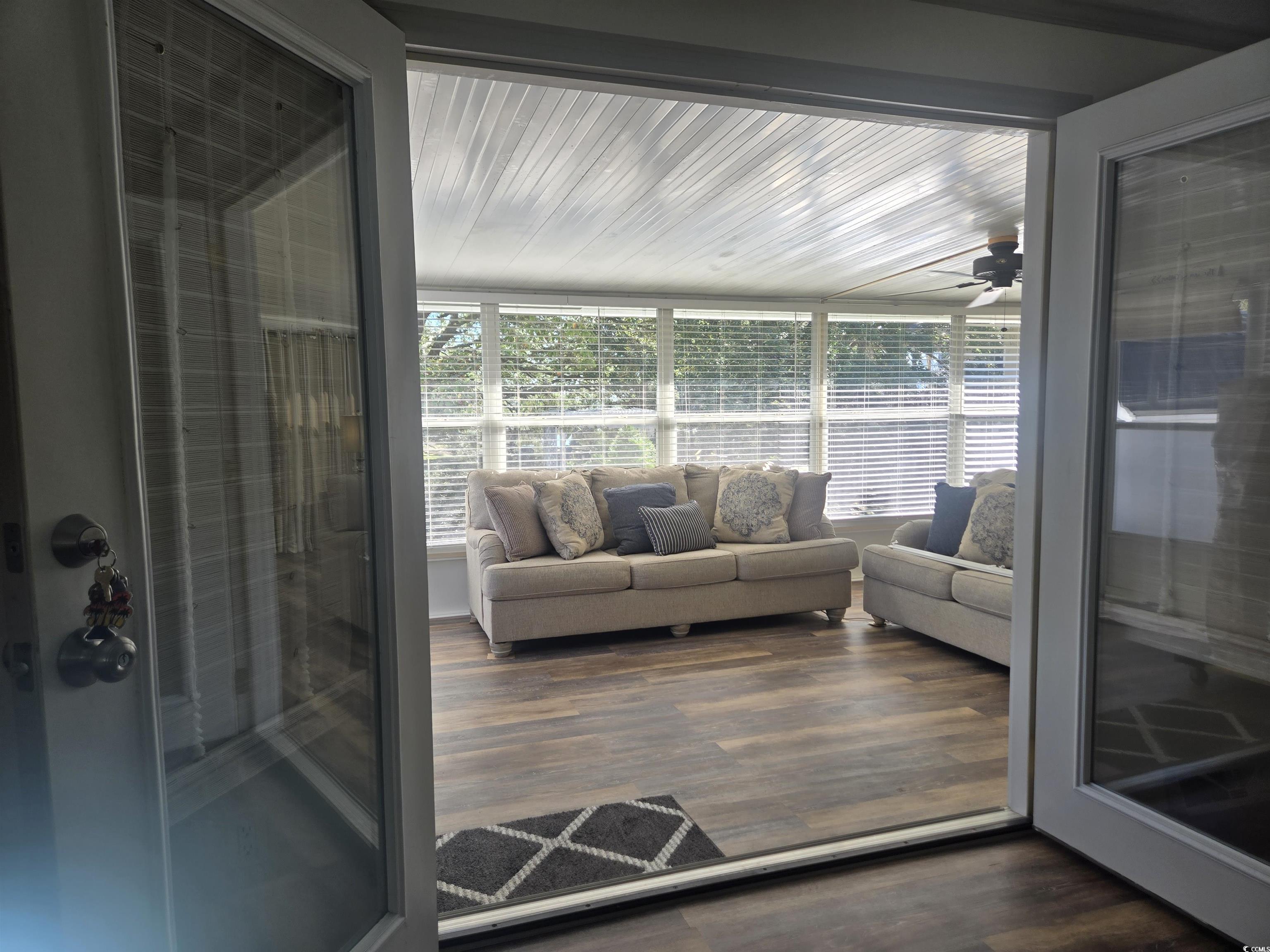 359 Lagoon Circle Property Photo 17