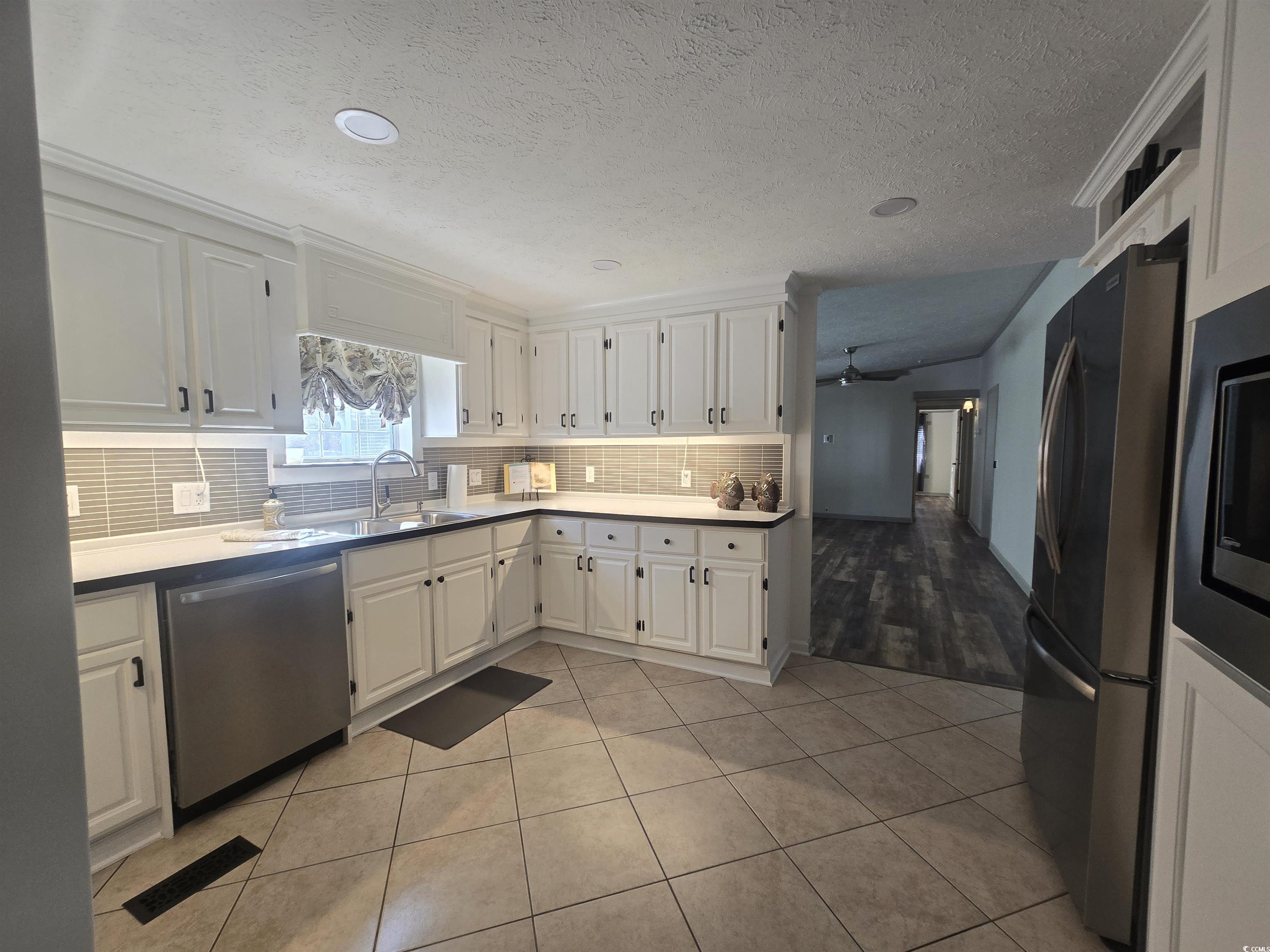 359 Lagoon Circle Property Photo 23