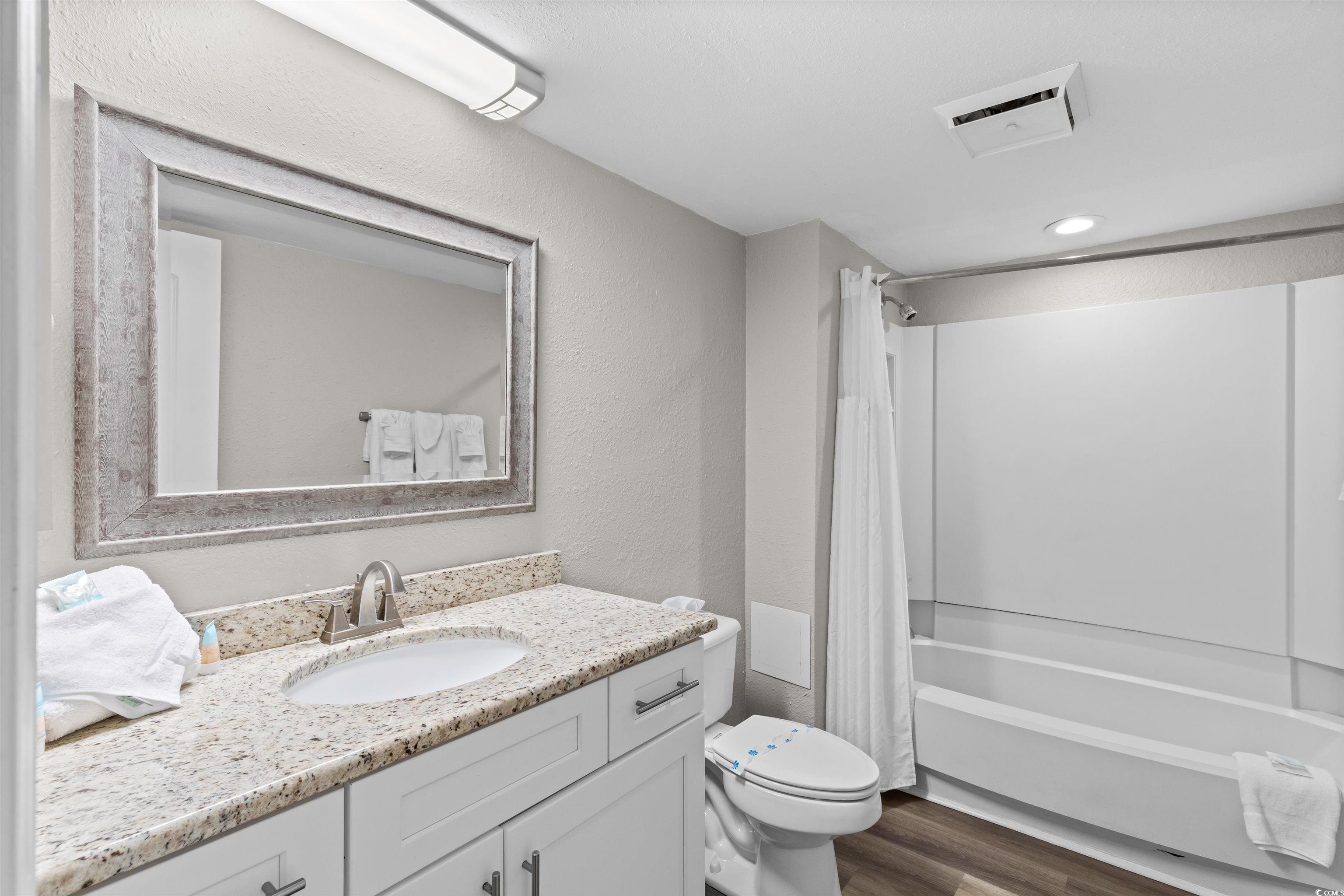 9550 Shore Dr. Property Photo 8
