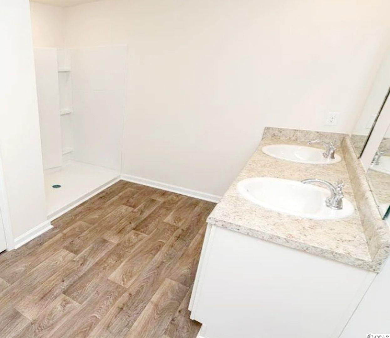 869 Twickenham Loop Property Photo 12