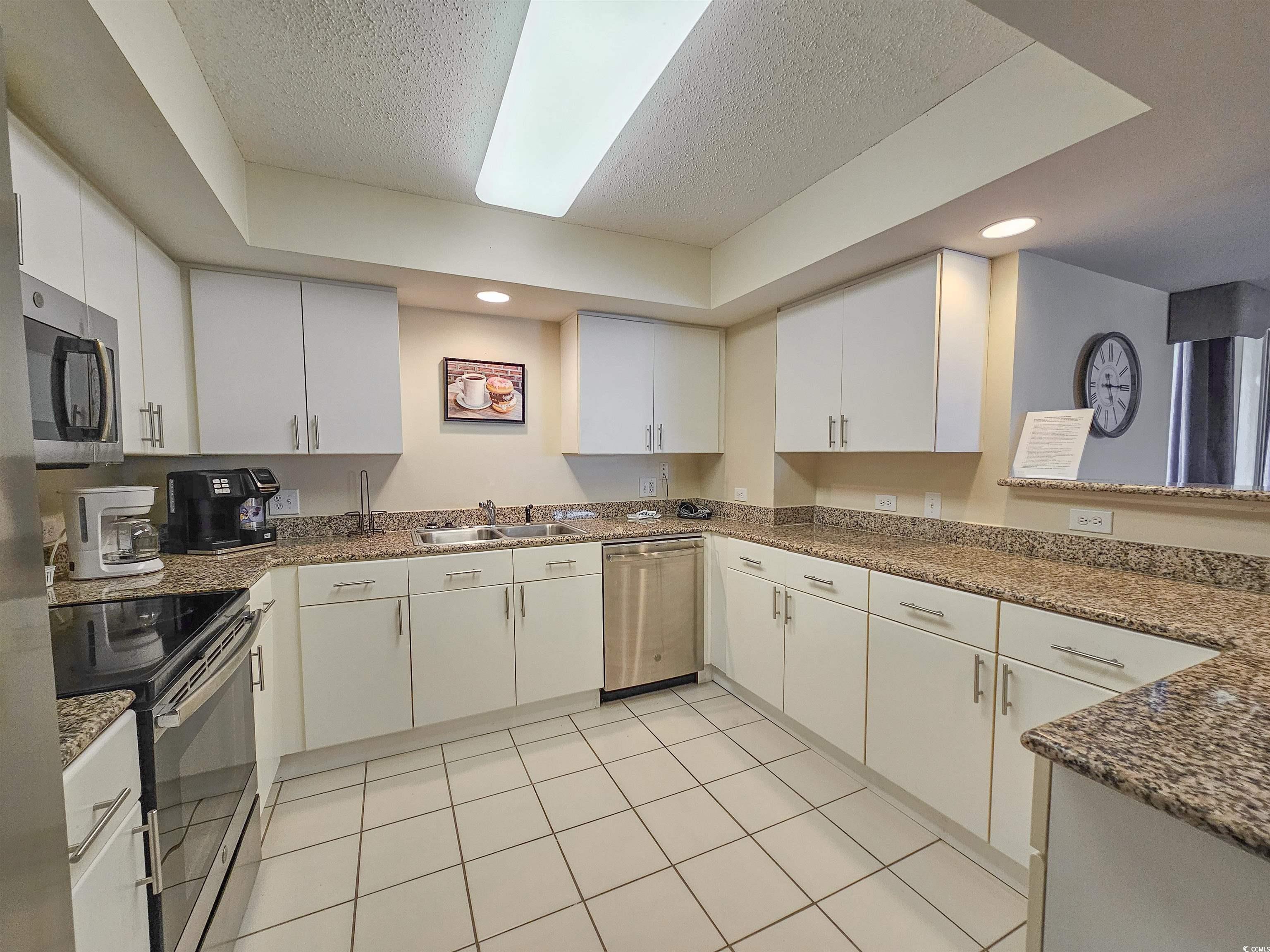 8560 Queensway Blvd. Property Photo 11