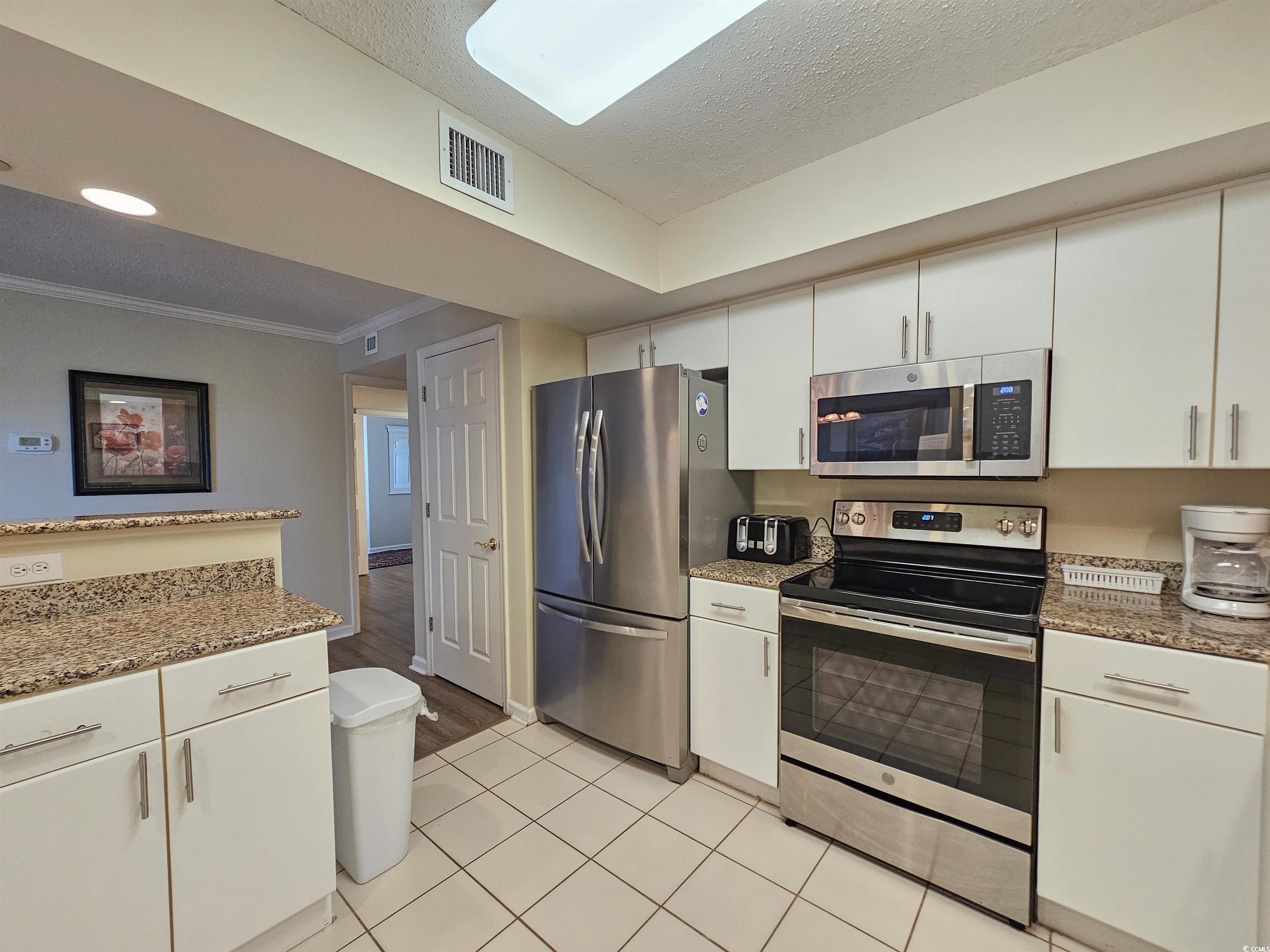 8560 Queensway Blvd. Property Photo 12