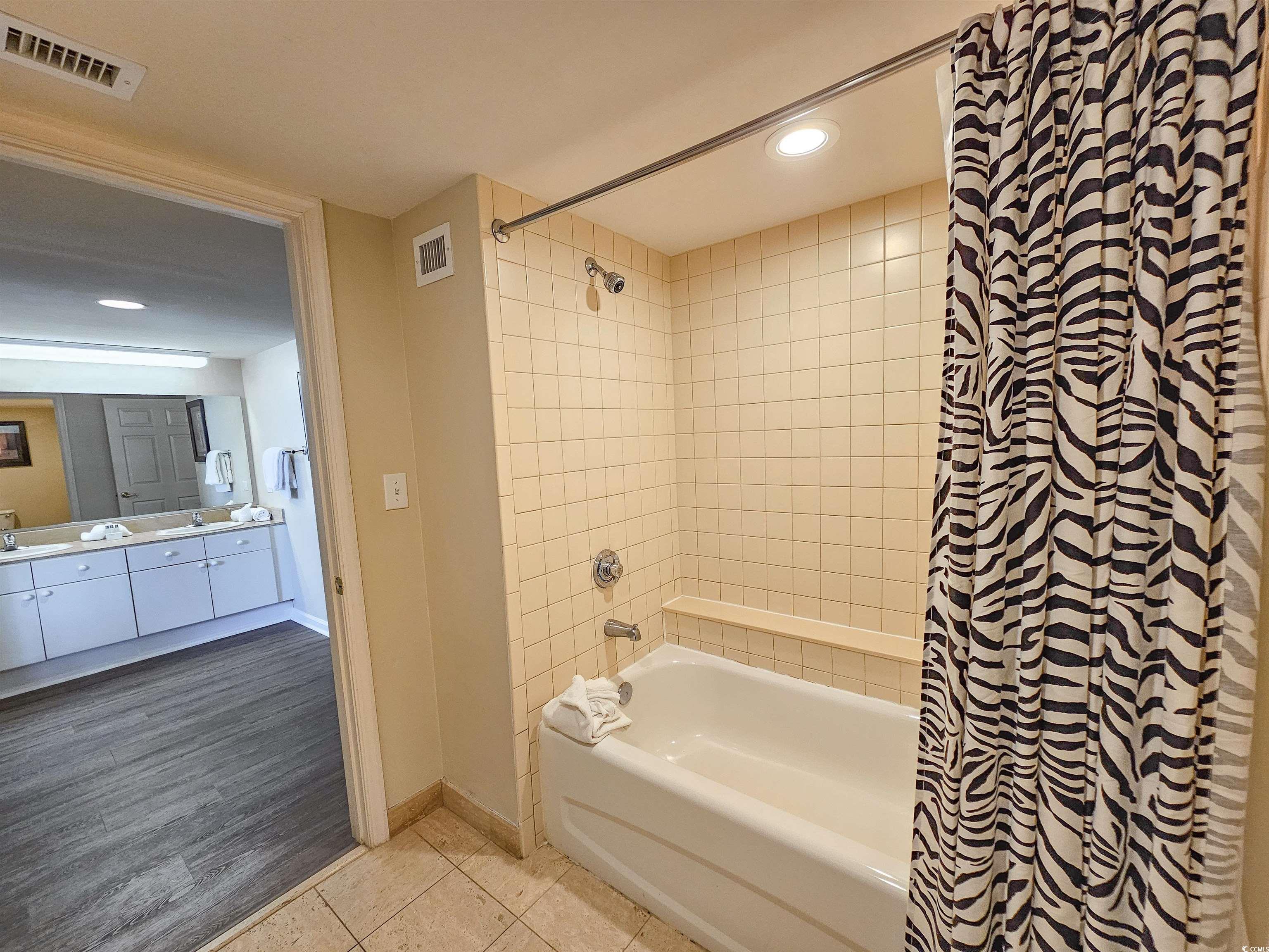 8560 Queensway Blvd. Property Photo 35