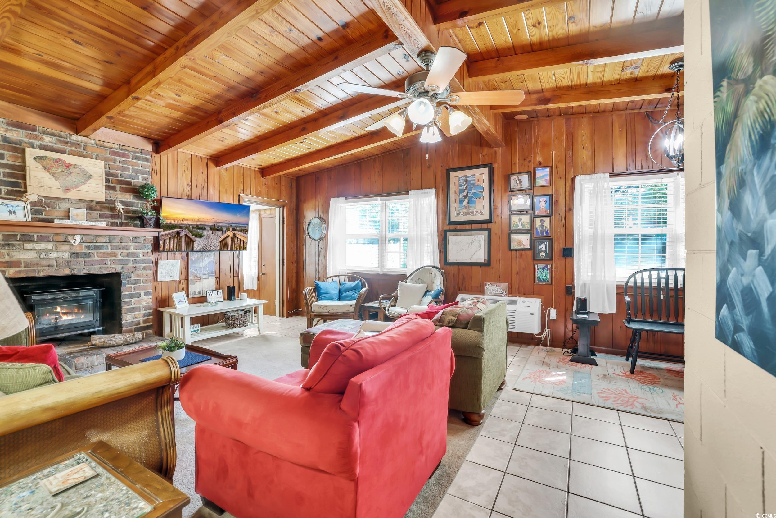 1902 Edge Dr. Property Photo 4