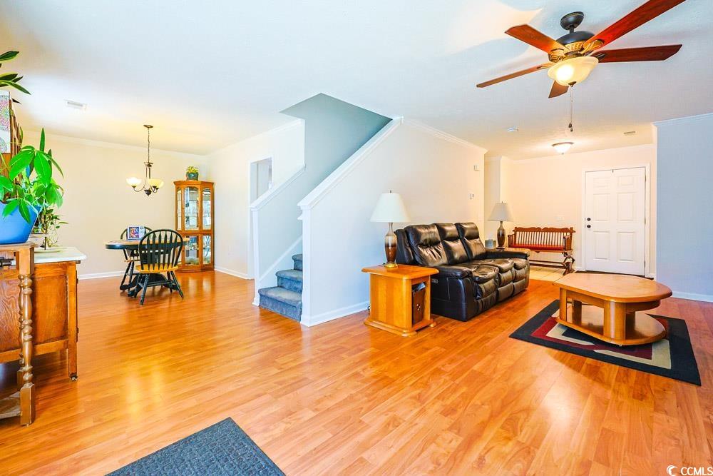 2033 Chadbury Ln. Property Photo 3