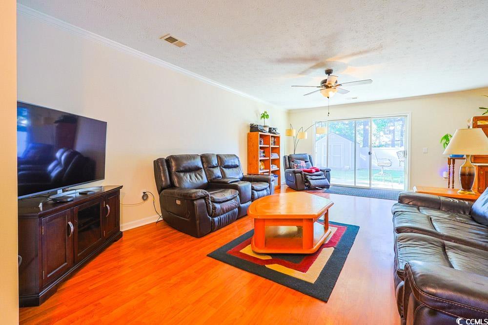 2033 Chadbury Ln. Property Photo 4