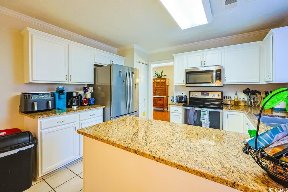 2033 Chadbury Ln. Property Photo 7