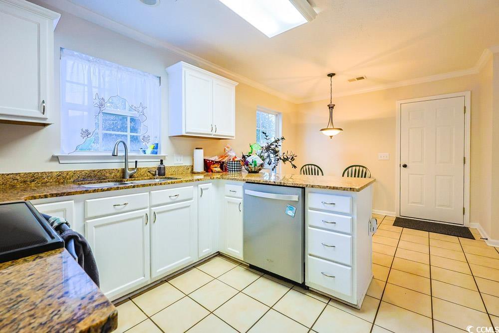 2033 Chadbury Ln. Property Photo 9