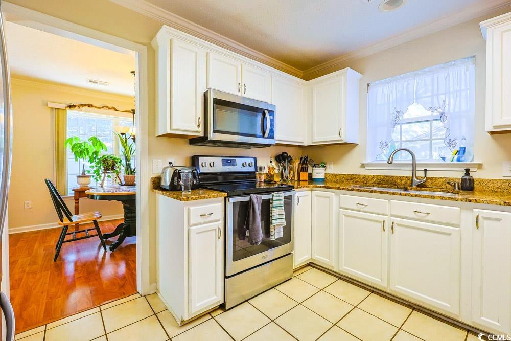 2033 Chadbury Ln. Property Photo 10