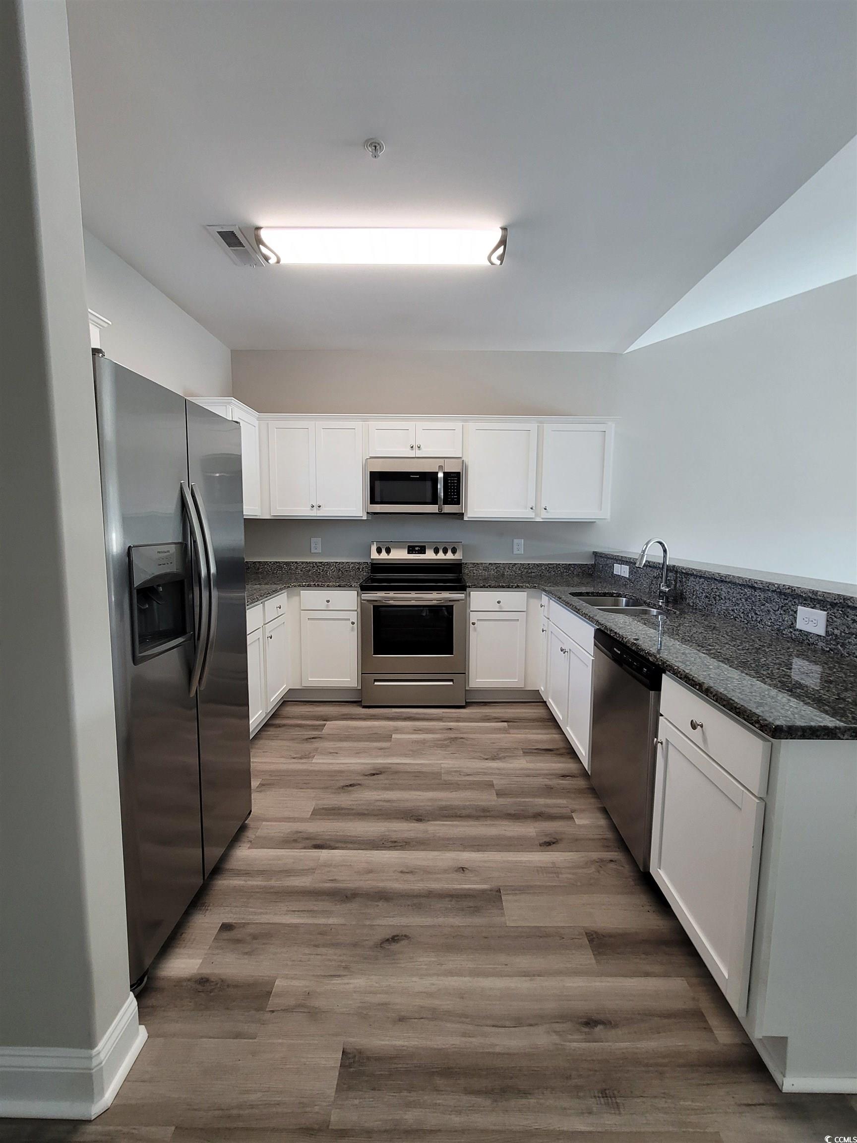 340 Kiskadee Loop Property Photo 2