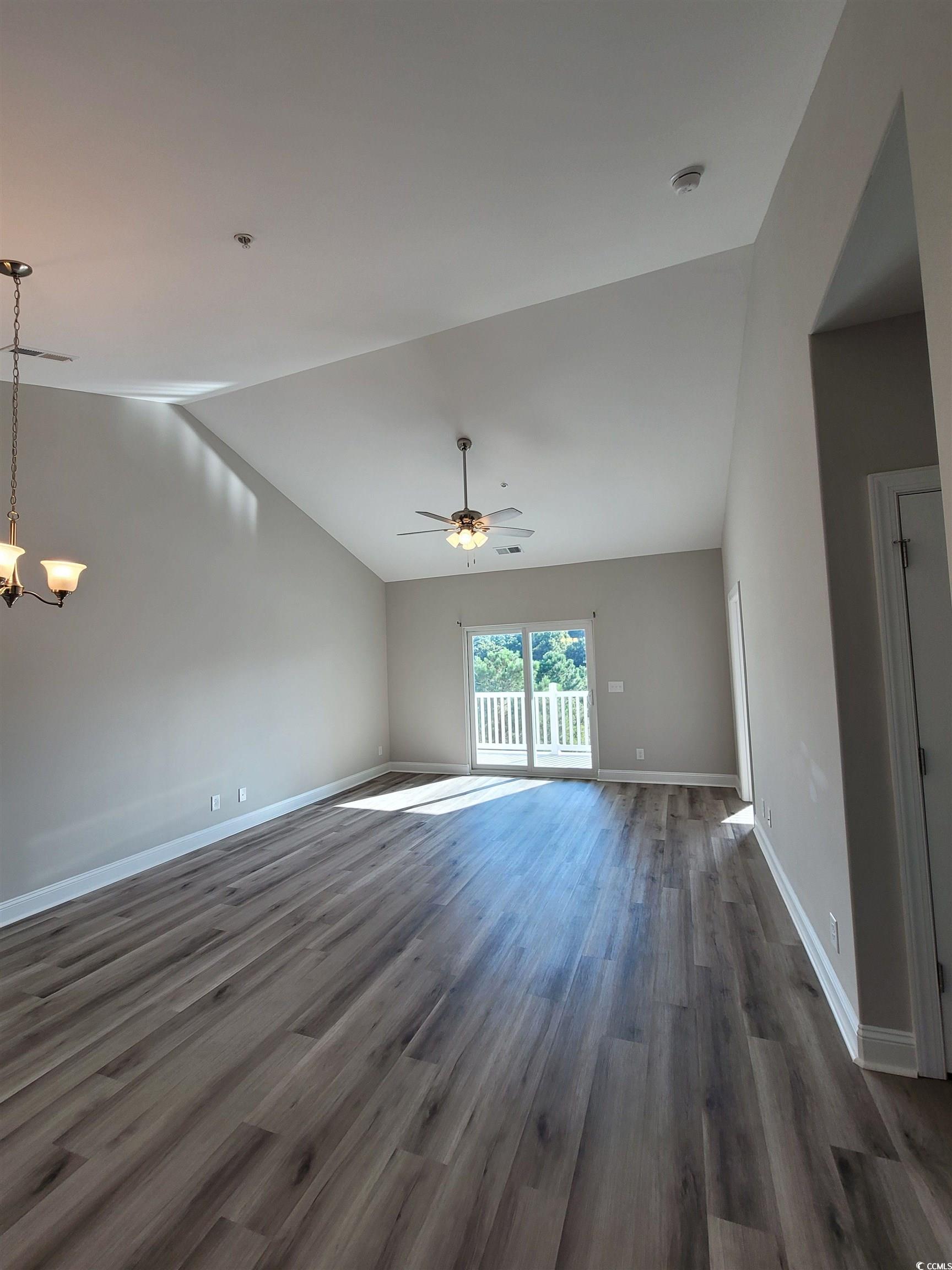 340 Kiskadee Loop Property Photo 3