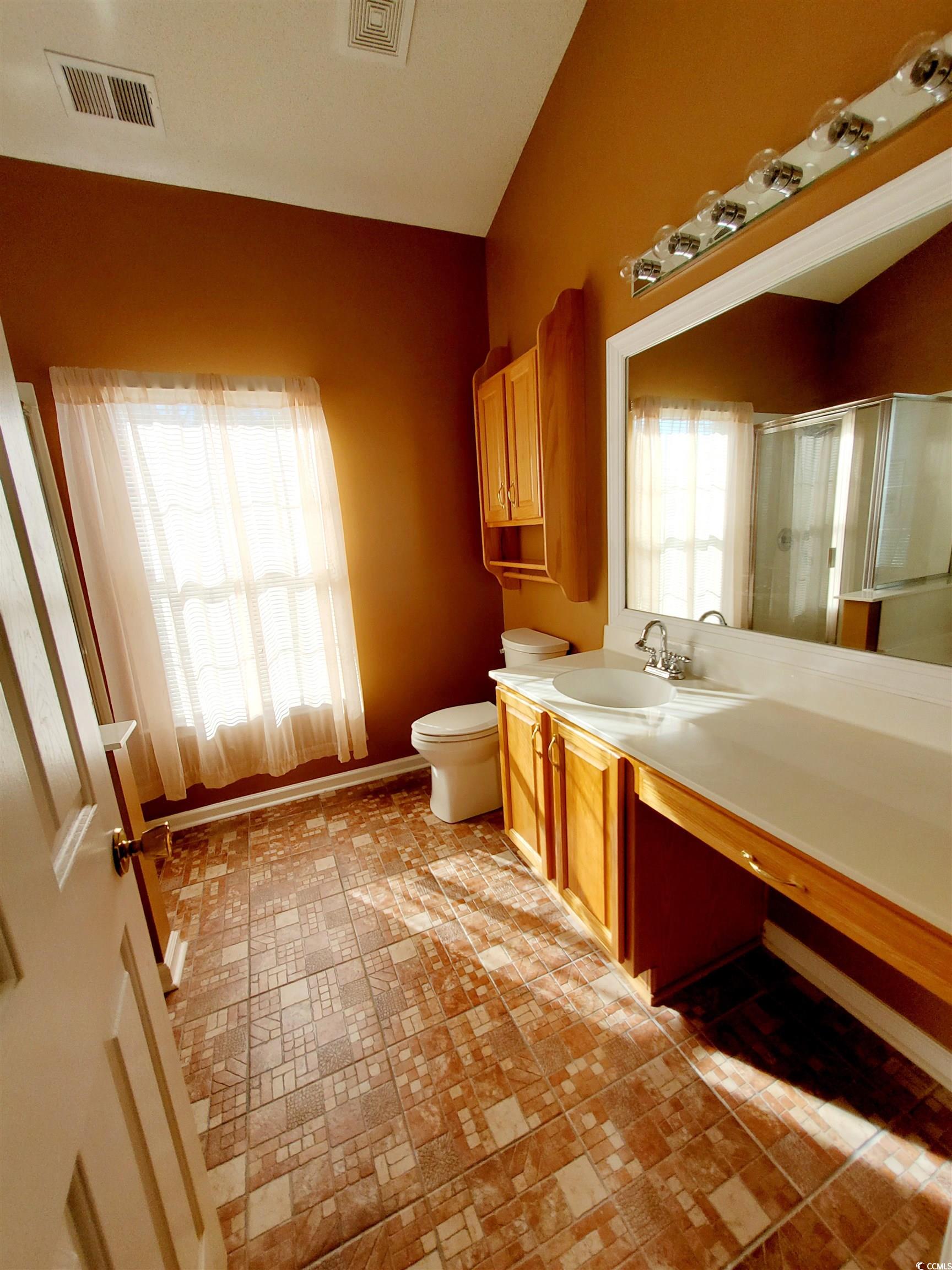 219 Springlake Dr. Property Photo 14