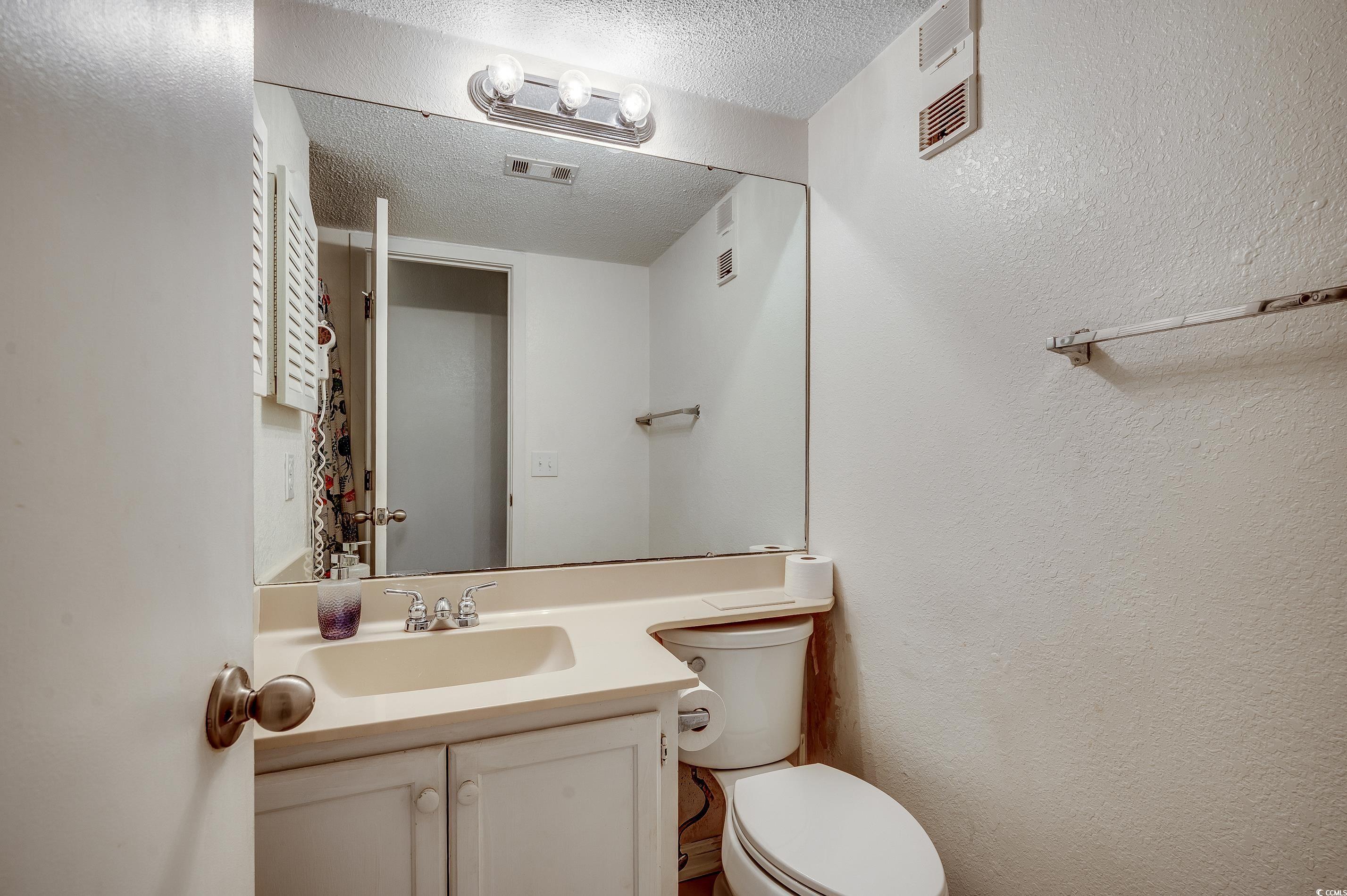 9400 Shore Dr. Property Photo 5