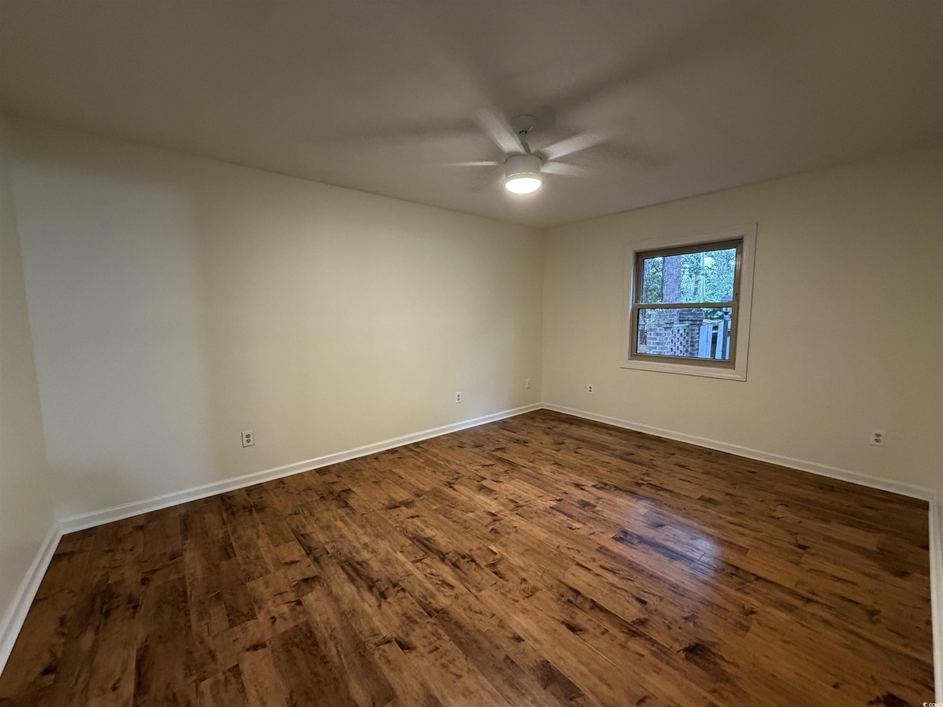 404 75th Ave N Property Photo 10