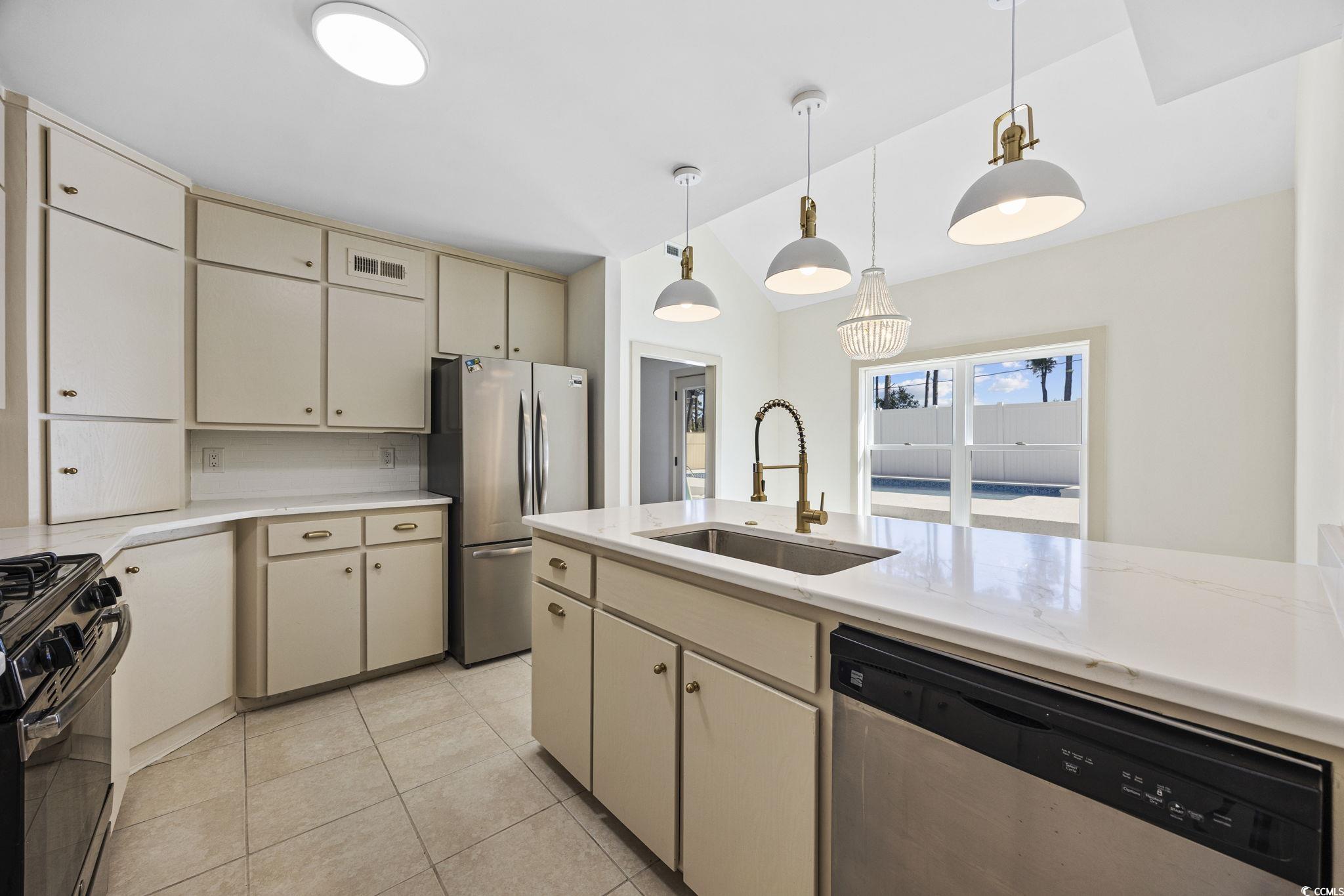 513 Plantation Dr. Property Photo 3