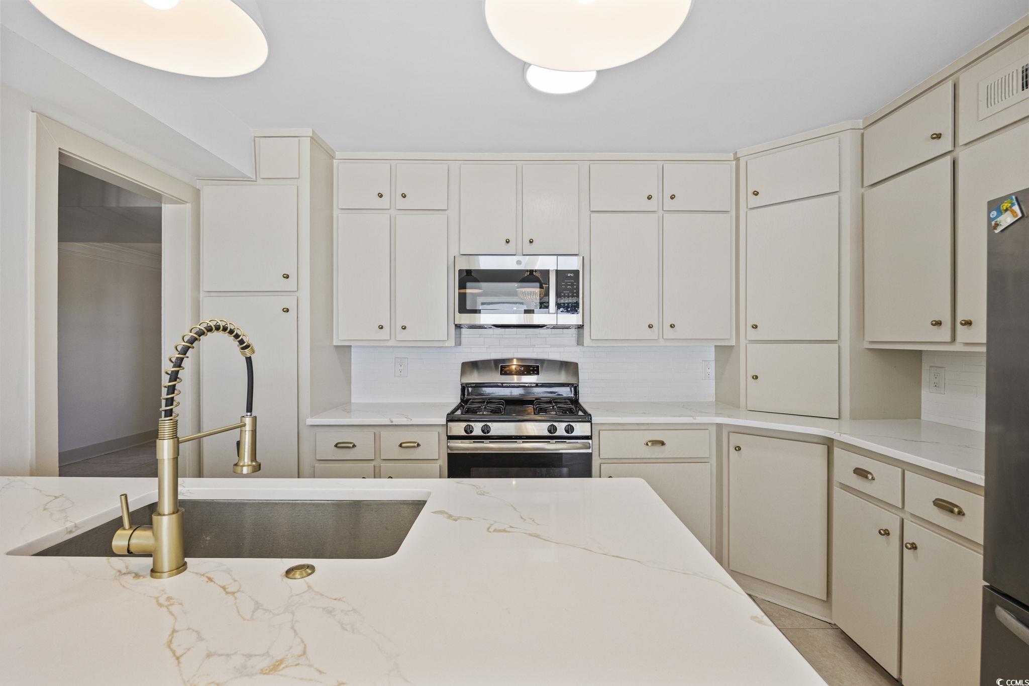 513 Plantation Dr. Property Photo 4