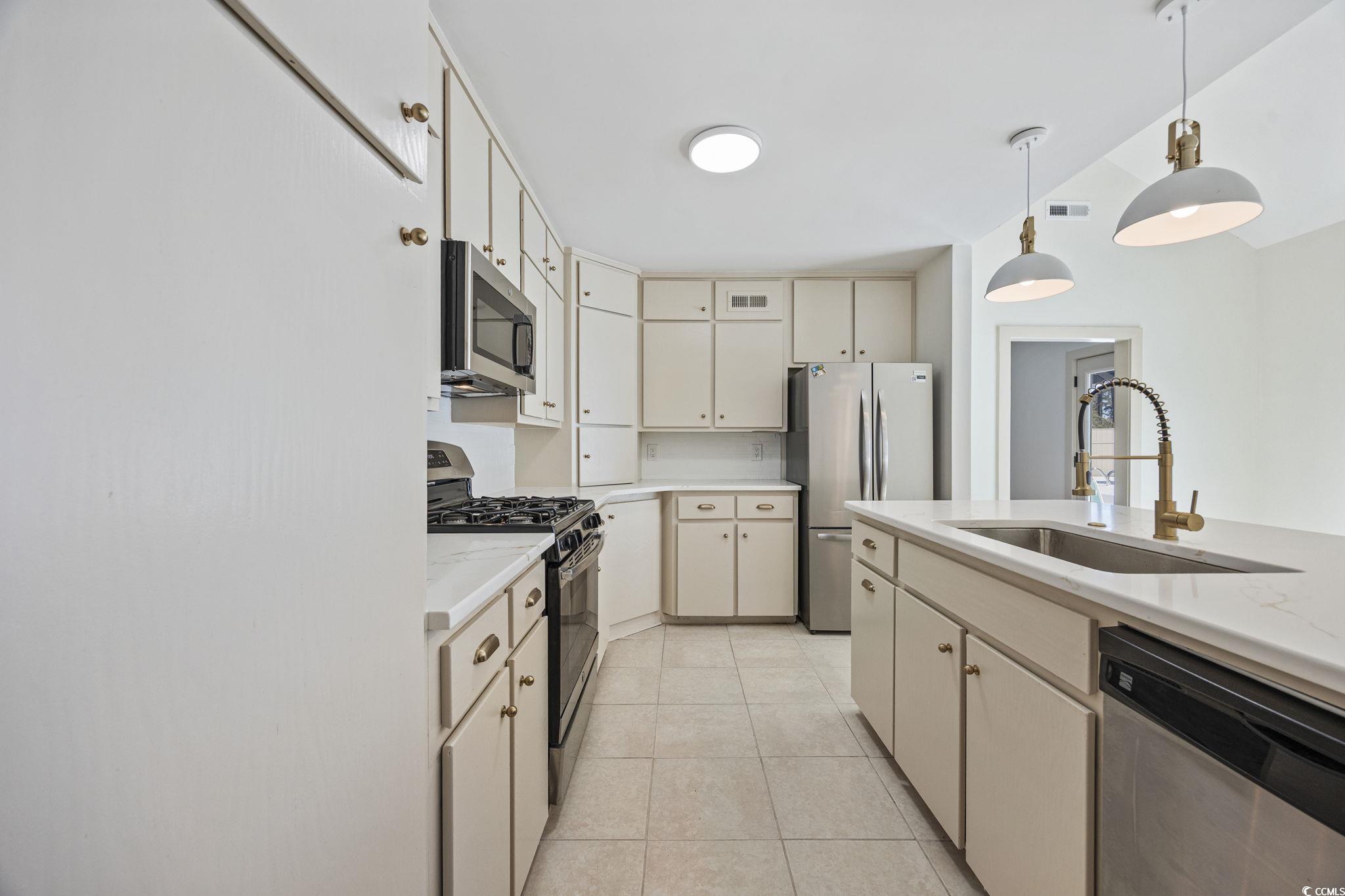 513 Plantation Dr. Property Photo 5