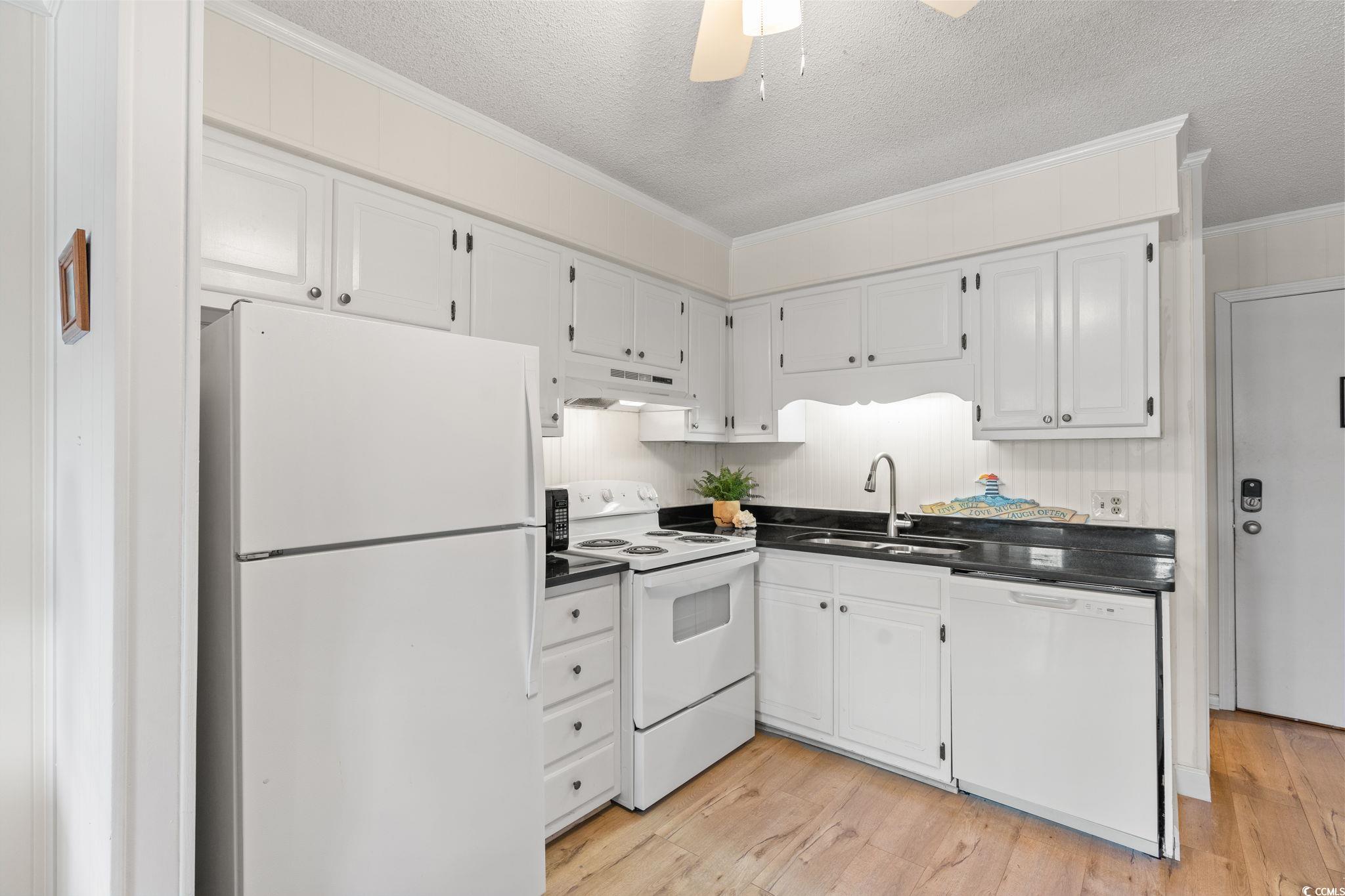 277 W First St. Property Photo 5