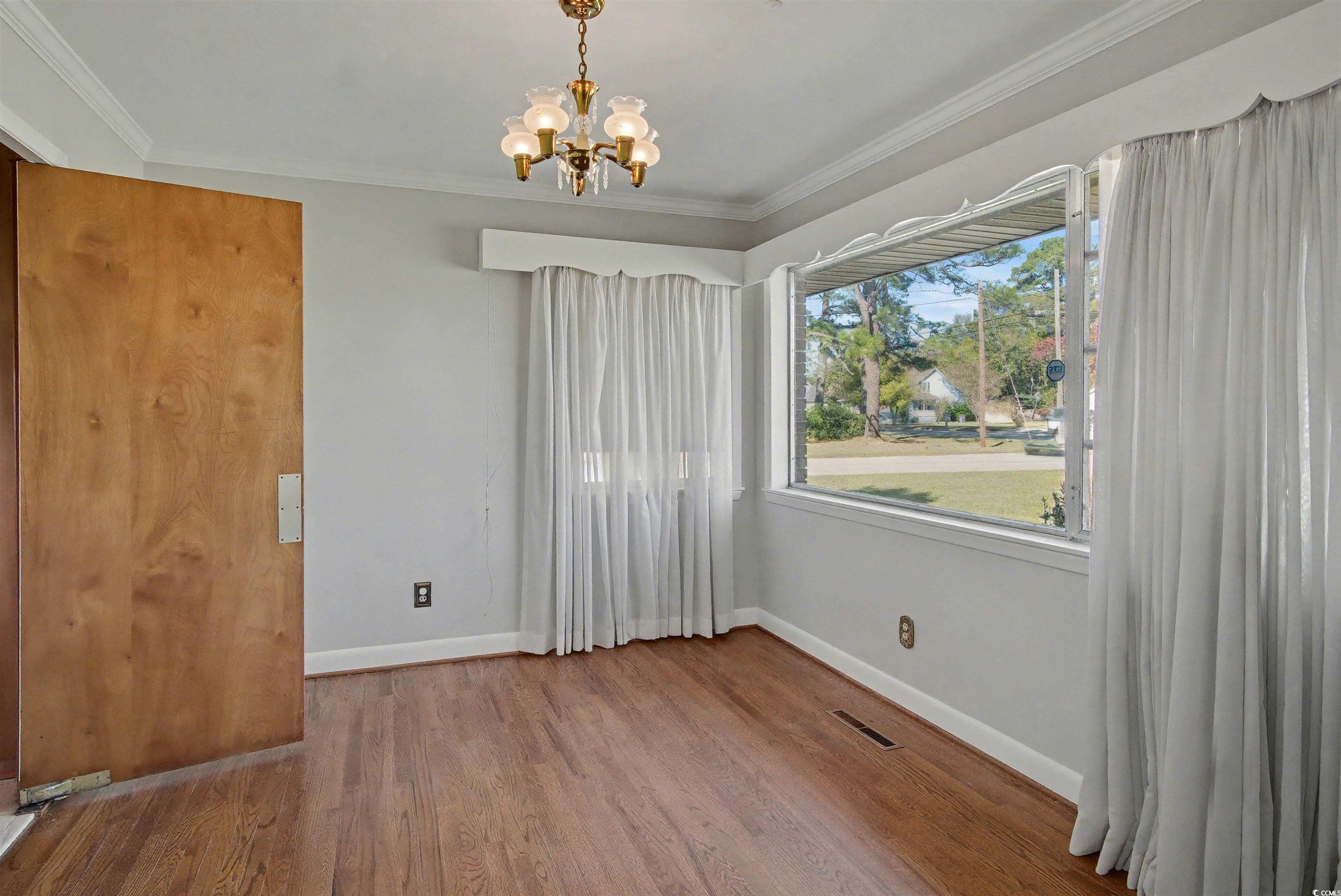 5408 Main St. Property Photo 9